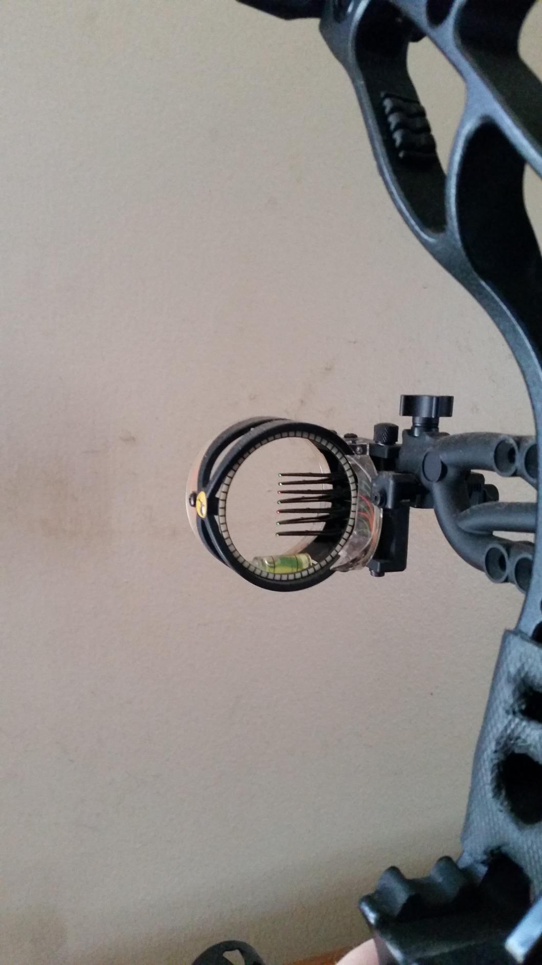 Trophy Ridge React Pro 7 Pin Archery Bow Sight - Tool Less Windage and Elevation Adjustability, 2nd/3rd Axis Leveling, Adjustable Click Light, Glow Ring, Right Hand, 0.010 Pin customer photo 1
