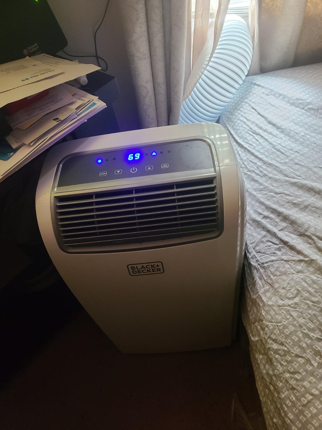 BLACK+DECKER Portable Air Conditioner, 10,000 BTU (5,550 DOE) for Rooms up to 450 Sq. Ft., Portable AC with Follow Me Remote Control and Window Kit, BPACT10WT customer photo 2
