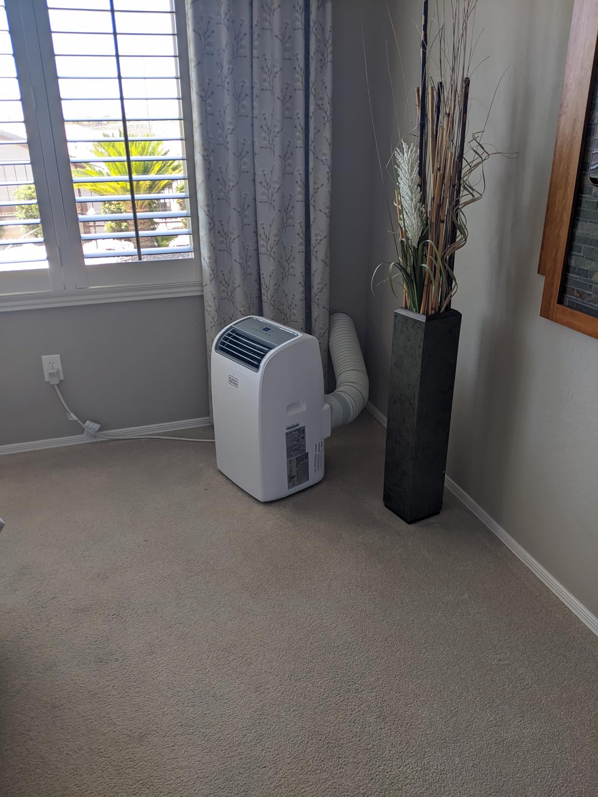 Black+Decker Smart Portable Air Conditioner, 14,000 BTU for Rooms up to 700 Sq. Ft., Smart Portable AC with Follow Me Remote and Window Kit, BPACT14WT, White customer photo 1