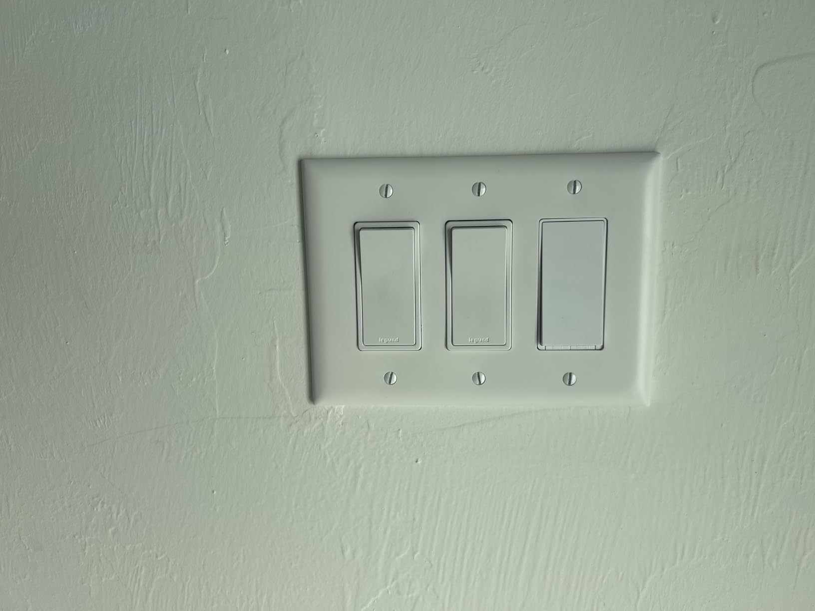 Kasa Smart Light Switch HS200, Single Pole, Needs Neutral Wire, 2.4GHz Wi-Fi Light Switch Works with Google Home, UL Certified, No Hub Required, White customer photo 1