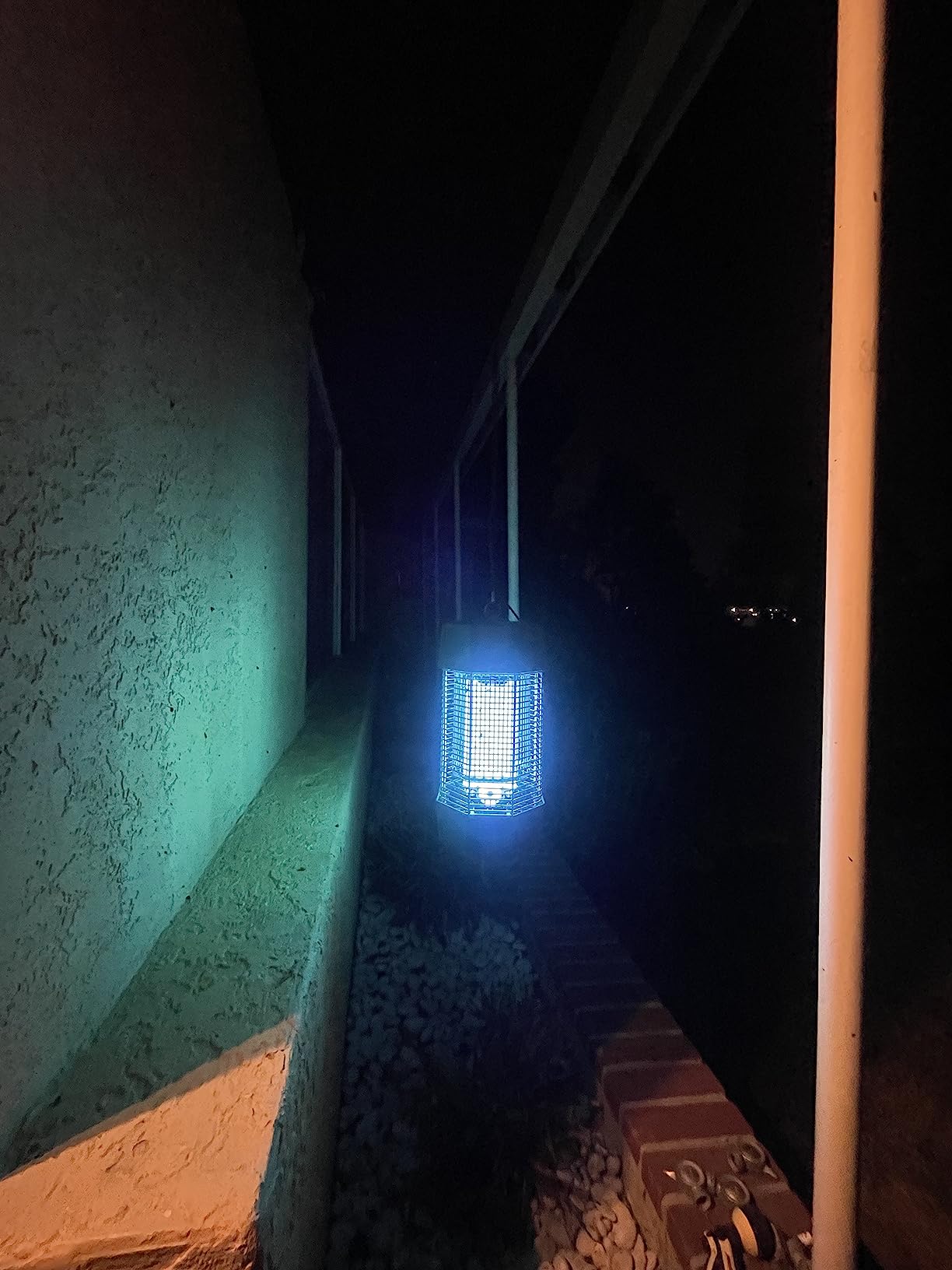 Flowtron Electric Bug Zapper 2 Acres Outdoor Insect Control with Dual Lure Method, 120W UV Light & Octenol Attractant for Fly & Mosquito, 5600V Kill Grid, Made in USA customer photo 2