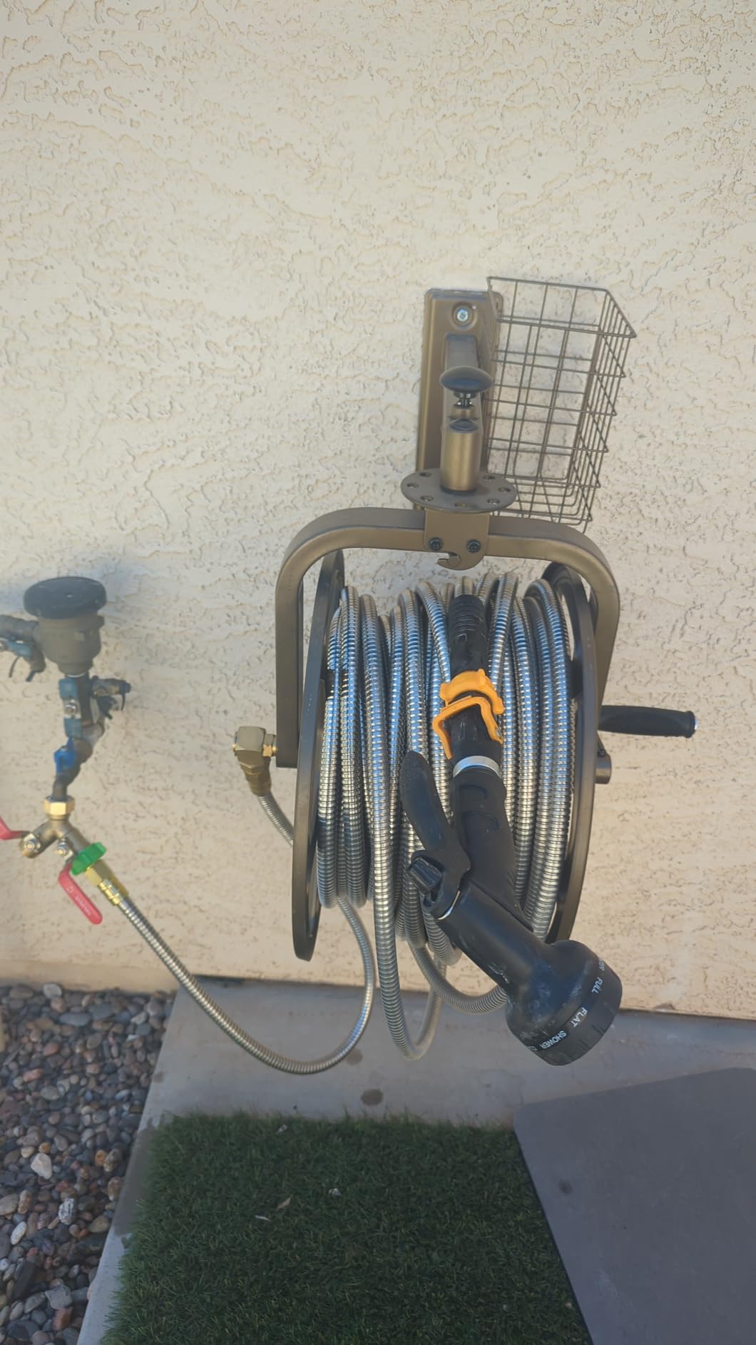Liberty Garden 712 Single Arm Navigator Multi-Directional Garden Hose Reel, Holds 125-Feet of 5/8-Inch Hose, Bronze customer photo 1
