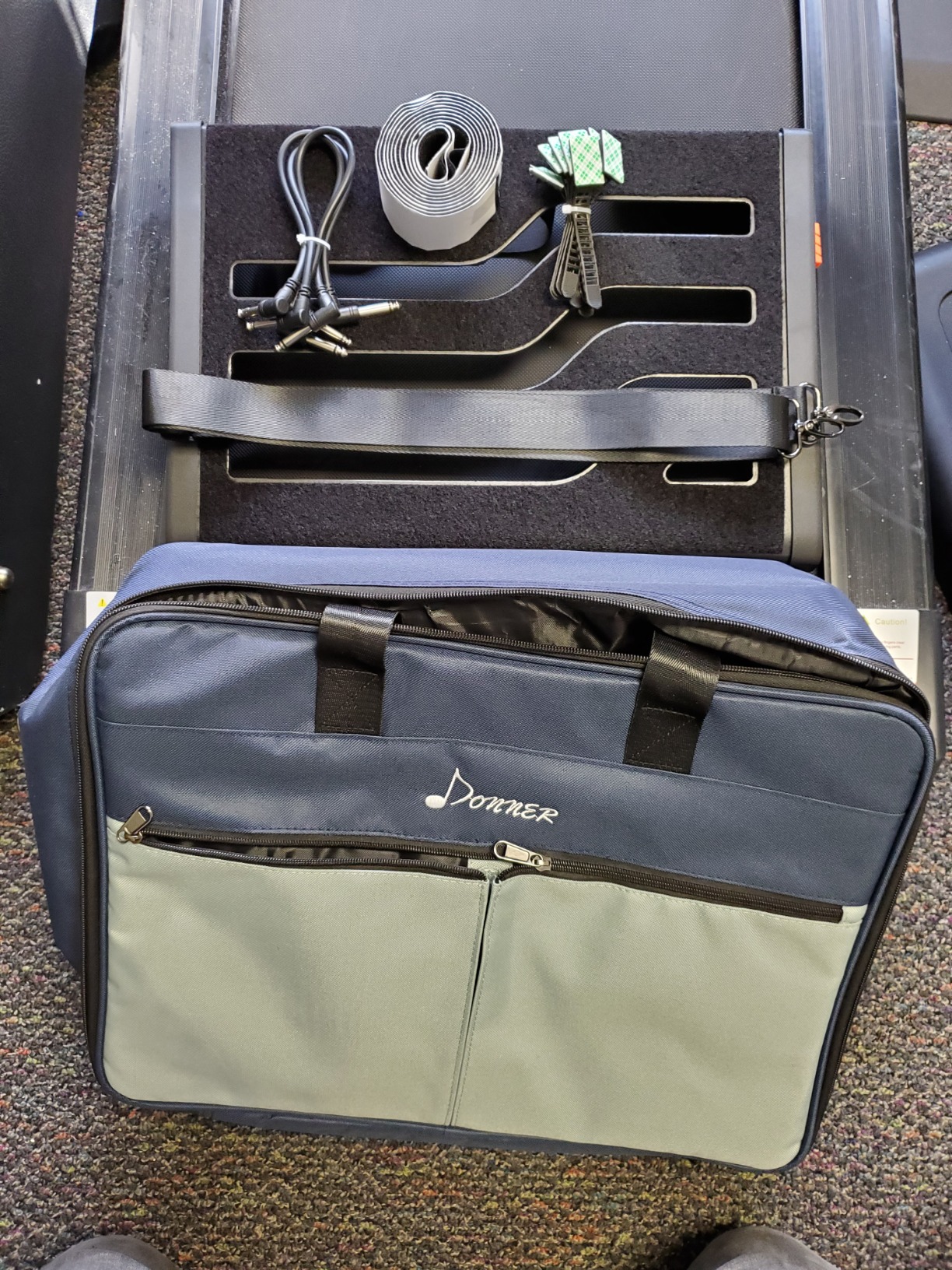 Donner Guitar Pedal Board Case DB-3 Aluminium Pedalboard 20'' x 11.4'' x 4'' with Bag customer photo 1