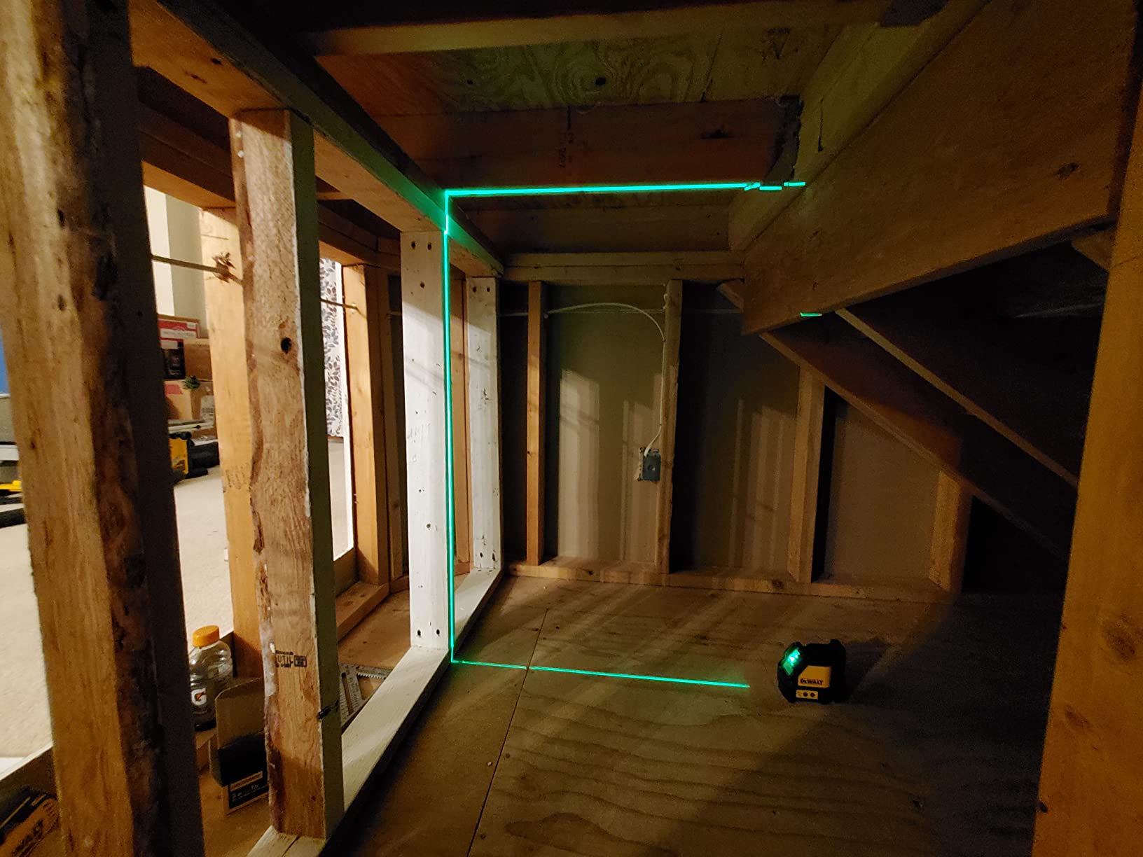 DEWALT Cross Line Laser, Green (DW088CG) customer photo 2