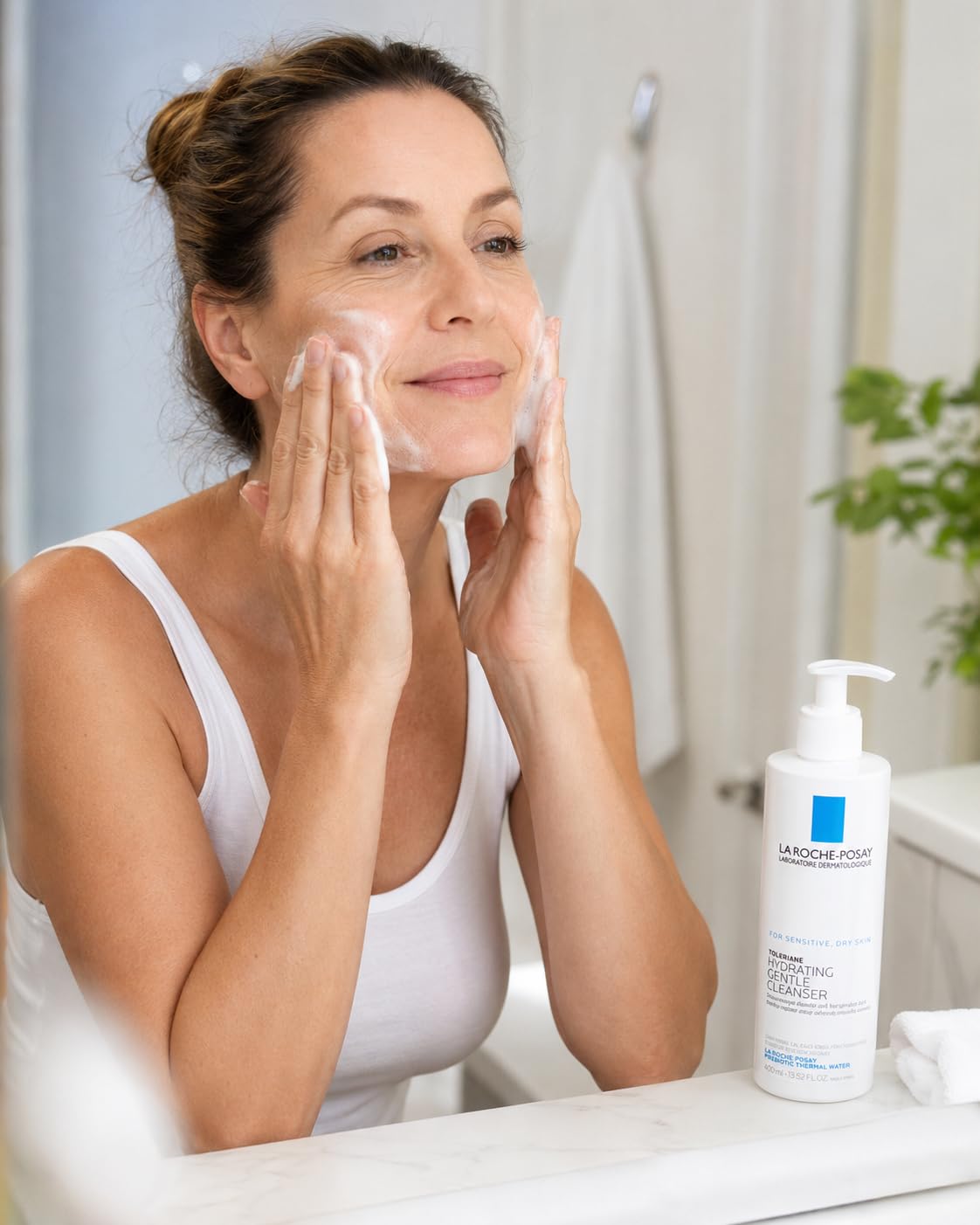 La Roche-Posay Toleriane Hydrating Gentle Face Cleanser, Hydrating Facial Cleanser With Niacinamide + Ceramides, Daily Face Wash For Dry Skin To Normal Skin, Sensitive Skin Tested, Fragrance Free customer photo 1