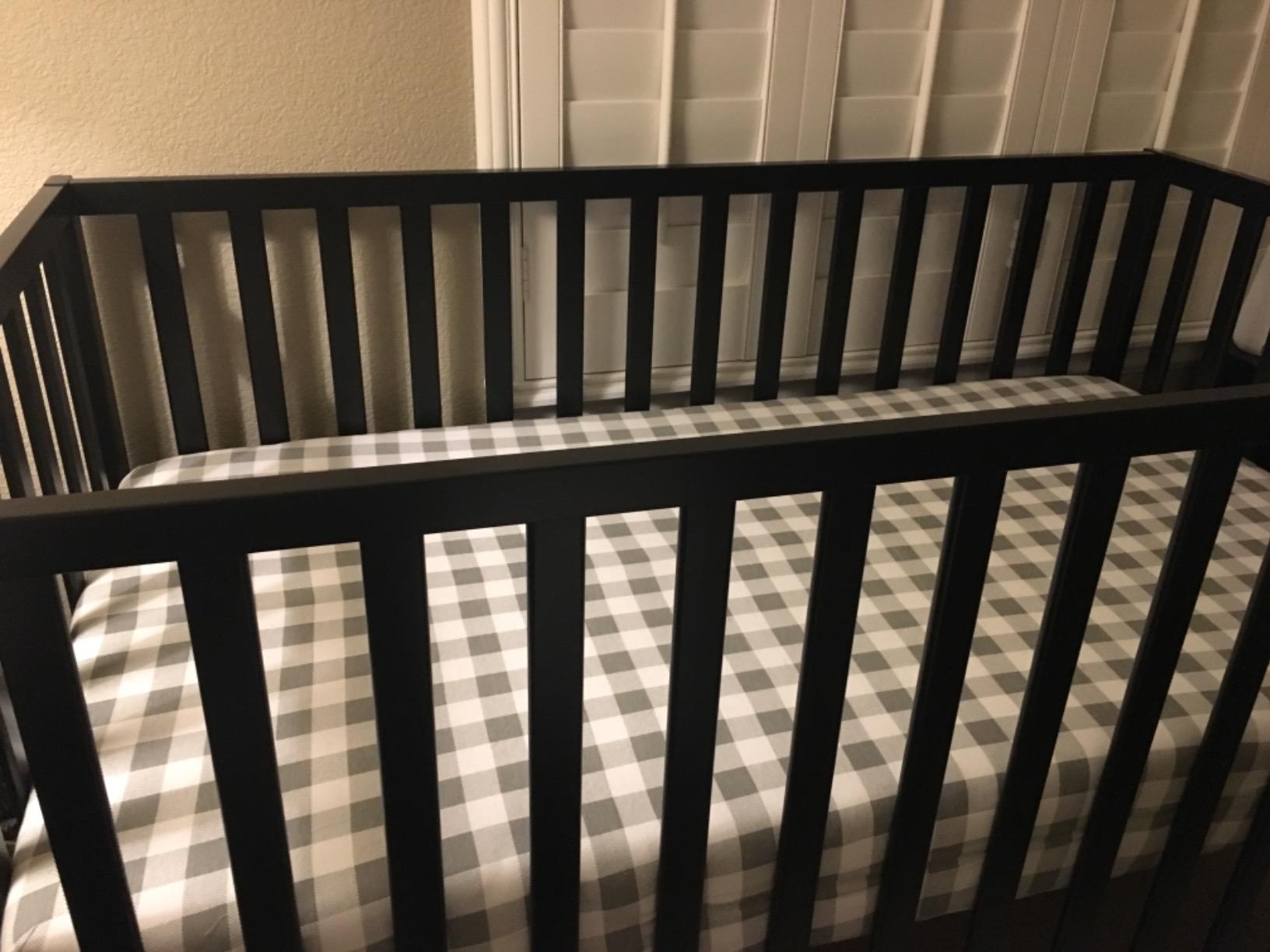 Davinci Union 4-in-1 Convertible Crib - GREENGUARD Gold Certified - Convertible Baby Crib to Toddler Bed, Daybed, Full-Size Bed - Wooden Baby Bed w/Four Adjustable Heights - Natural customer photo 1
