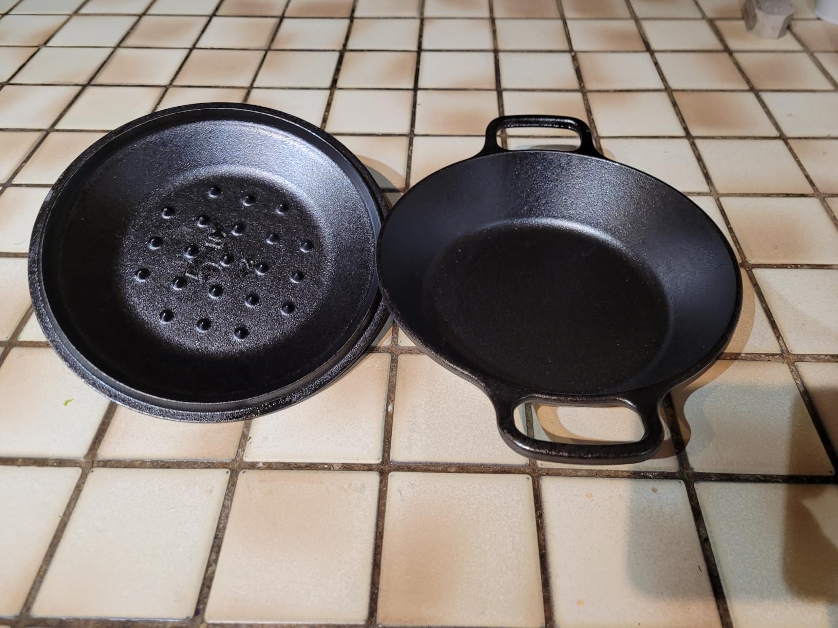 Lodge 10.25 Inch Pre-Seasoned Cast Iron Skillet - Dual Assist Handles - Use in the Oven, on the Stove, on the Grill, or Over a Campfire - Black customer photo 1