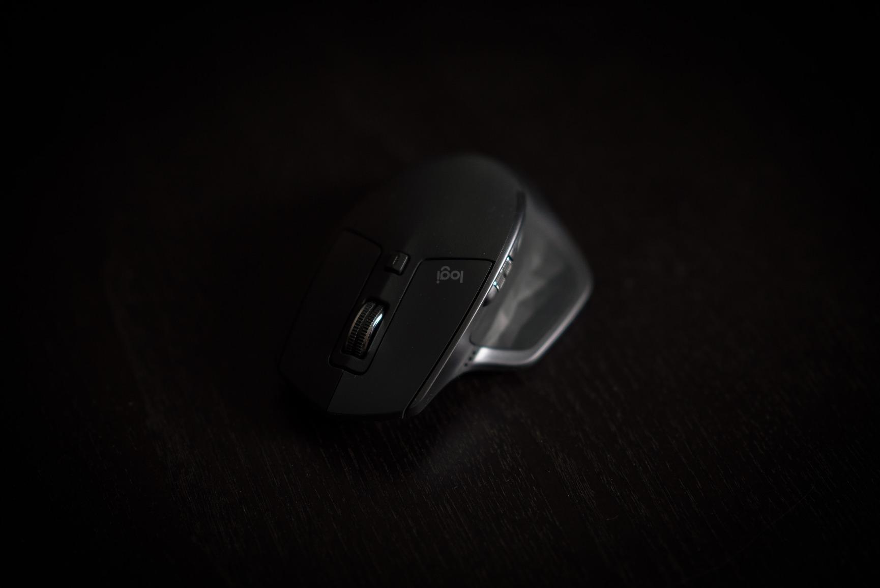 Logitech MX Master 2S Bluetooth Edition Wireless Mouse, Multi-Surface, Hyper-Fast Scrolling, Ergonomic, Rechargeable, Connects Up to 3 Mac/PC Computers,Color-Graphite customer photo 2