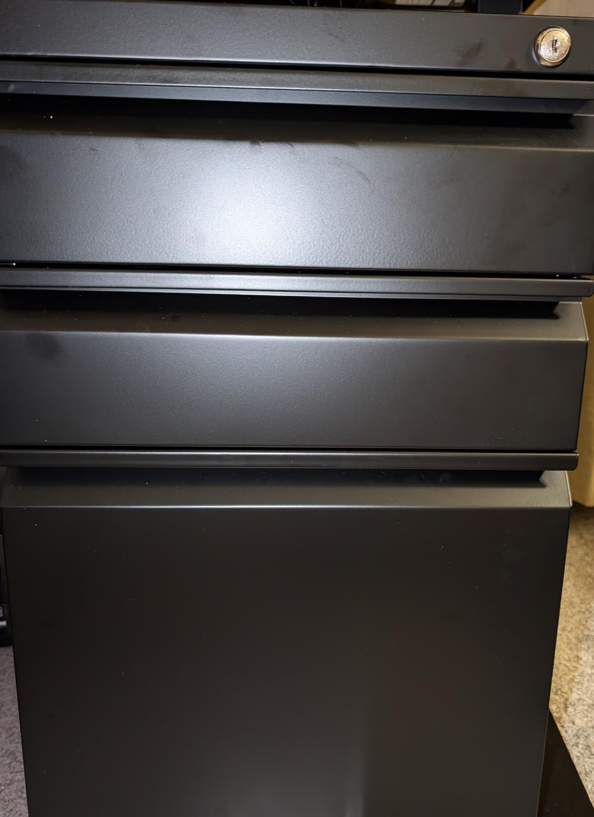 DEVAISE 3 Drawer Mobile File Cabinet with Lock, Under Desk Metal Filing Cabinet for Home Office/Legal/Letter/A4 File, Fully Assembled Except Wheels, Black customer photo 1