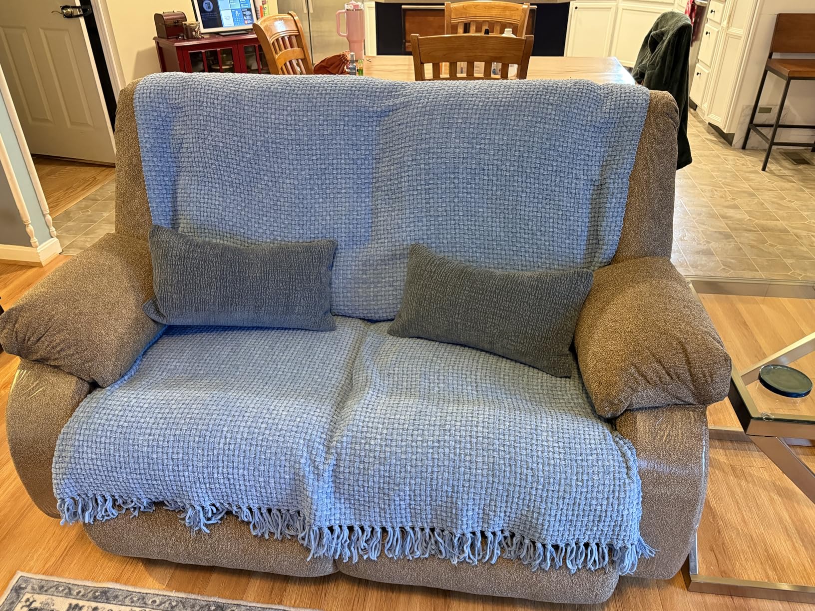 Signature Design by Ashley Tulen Modern Manual Pull Tab Reclining Sofa, Dark Gray customer photo 2
