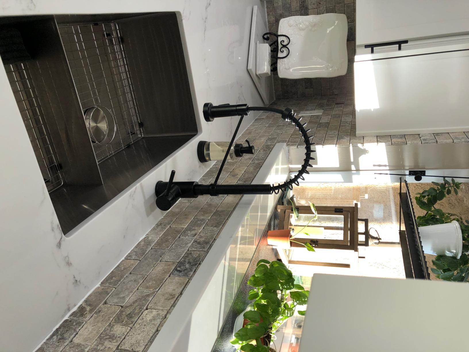 KRAUS Bolden Commercial Style 2-Function Single Handle Pull Down Kitchen Faucet in Matte Black, KPF-1610MB customer photo 2