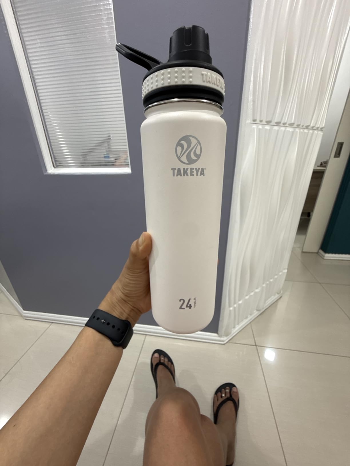 Takeya Originals 40 oz Vacuum Insulated Stainless Steel Water Bottle - Leakproof & BPA-Free Spout Lid - Keeps Drinks Cold 24 Hrs/Hot 12 Hrs - Double-Wall Design - Ideal for Active Lifestyles, Graphite customer photo 2