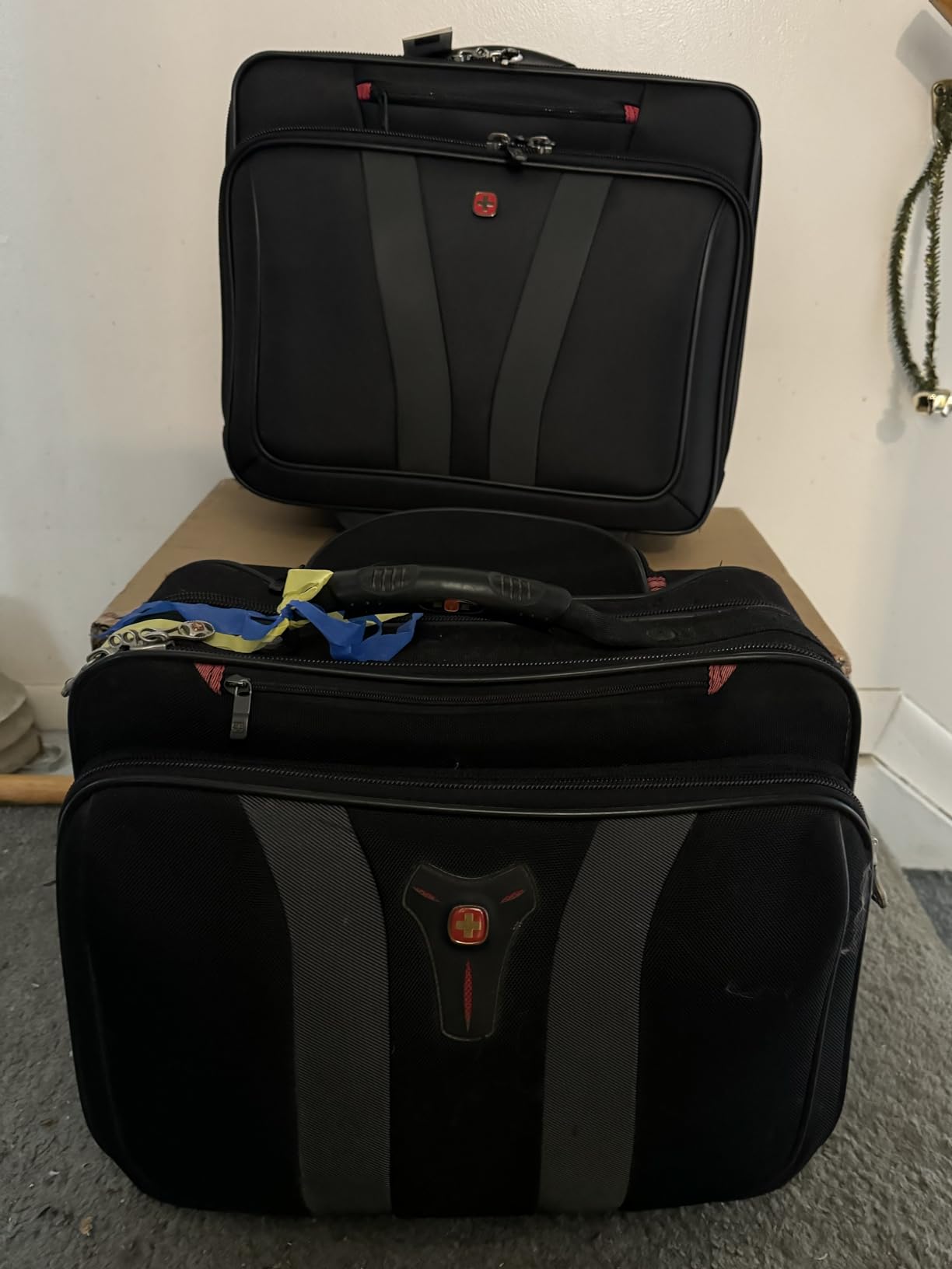 Wenger luggage Granada Pro 15.6-Inch Wheeled Laptop Briefcase, Black customer photo 1