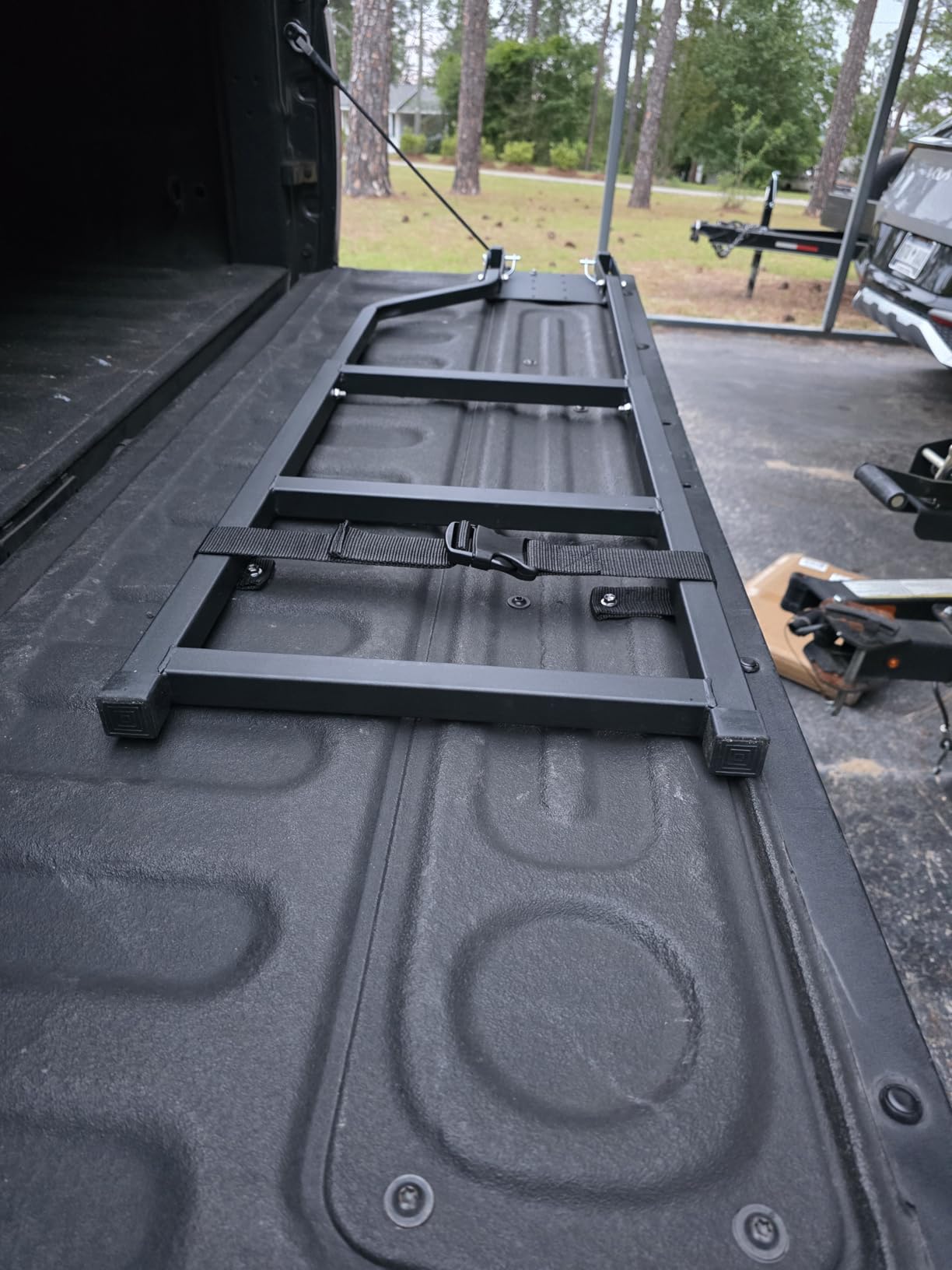 Beech Lane Pickup Truck Tailgate Ladder - Universal Fit, Stainless Steel Self Drilling Hex Screws for Easy Install, Durable Aluminum Step Grip Plates, and Sturdy Rubber Ladder Feet customer photo 1