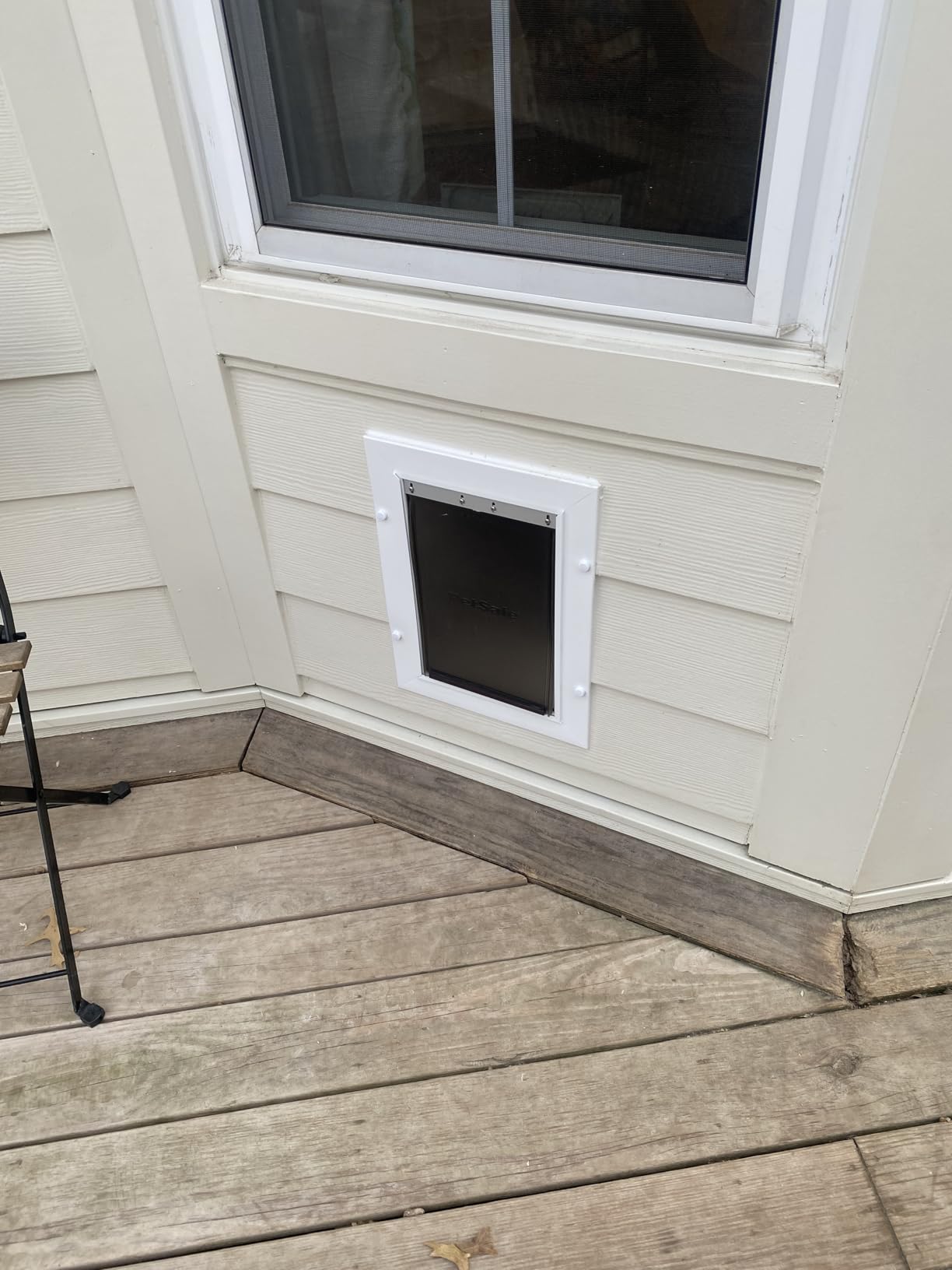 PetSafe Never Rust Wall Entry Pet Door - Telescoping Frame - Insulates Better Than Metal, Energy Efficient - Interior & Exterior, Weatherproof, Easy to Install & Clean - L customer photo 2