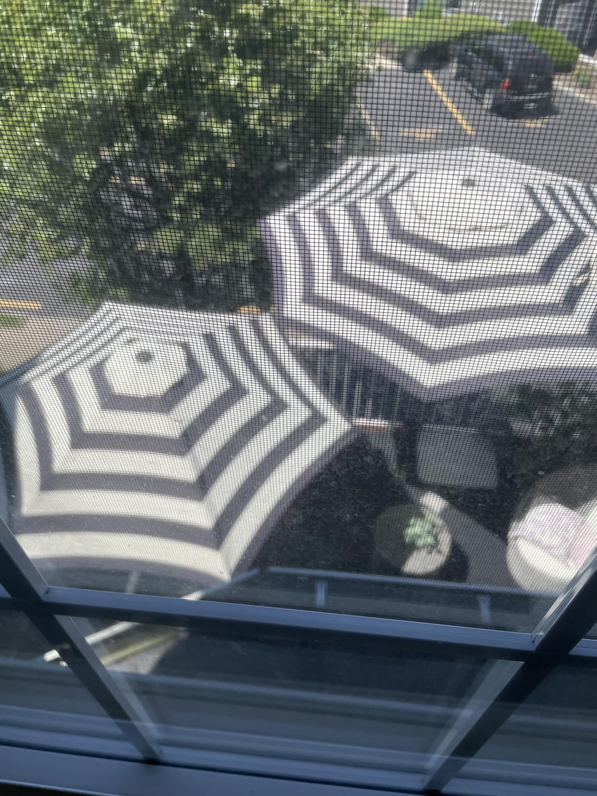 Blisssun 9' Outdoor Patio Umbrella, Outdoor Table Umbrella, Yard Umbrella, Market Umbrella with 8 Sturdy Ribs, Push Button Tilt and Crank customer photo 1