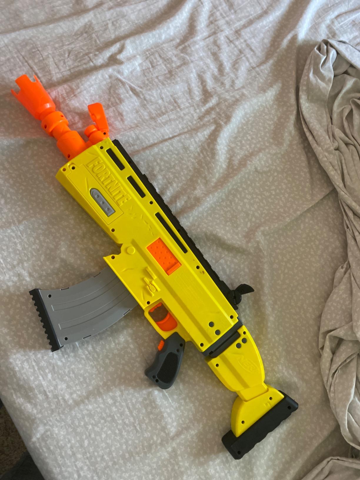 Nerf Fortnite AR-L Elite Dart Blaster - Motorized Toy Blaster, 20 Official Nerf Fortnite Elite Darts, Flip Up Sights - for Youth, Teens, Adults customer photo 2