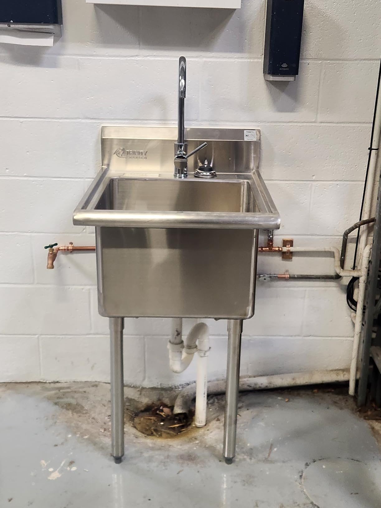 TRINITY BASICS 21.5in Freestanding Stainless Steel Utility Sink, NSF Sink For Laundry Room, Garage, Shop, Kitchen Prep, Food Truck, Dog Wash, with Hot/Cold Pullout Chrome Faucet, 21.5 x 24 x 49.2 customer photo 2