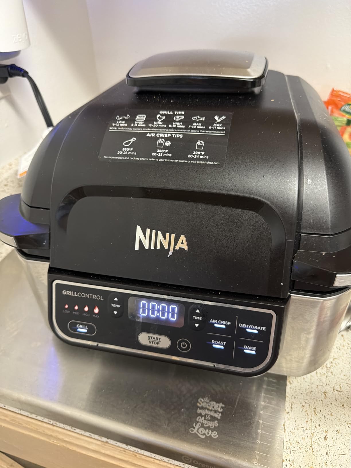 Ninja Foodi Indoor Grill & Air Fryer | 5-in-1 Grill, Air Fry, Roast, Bake, & Dehydrate | Cyclonic Grilling Technology | XL Capacity | Dishwasher Safe Parts | Black/Grey | AG301 customer photo 2