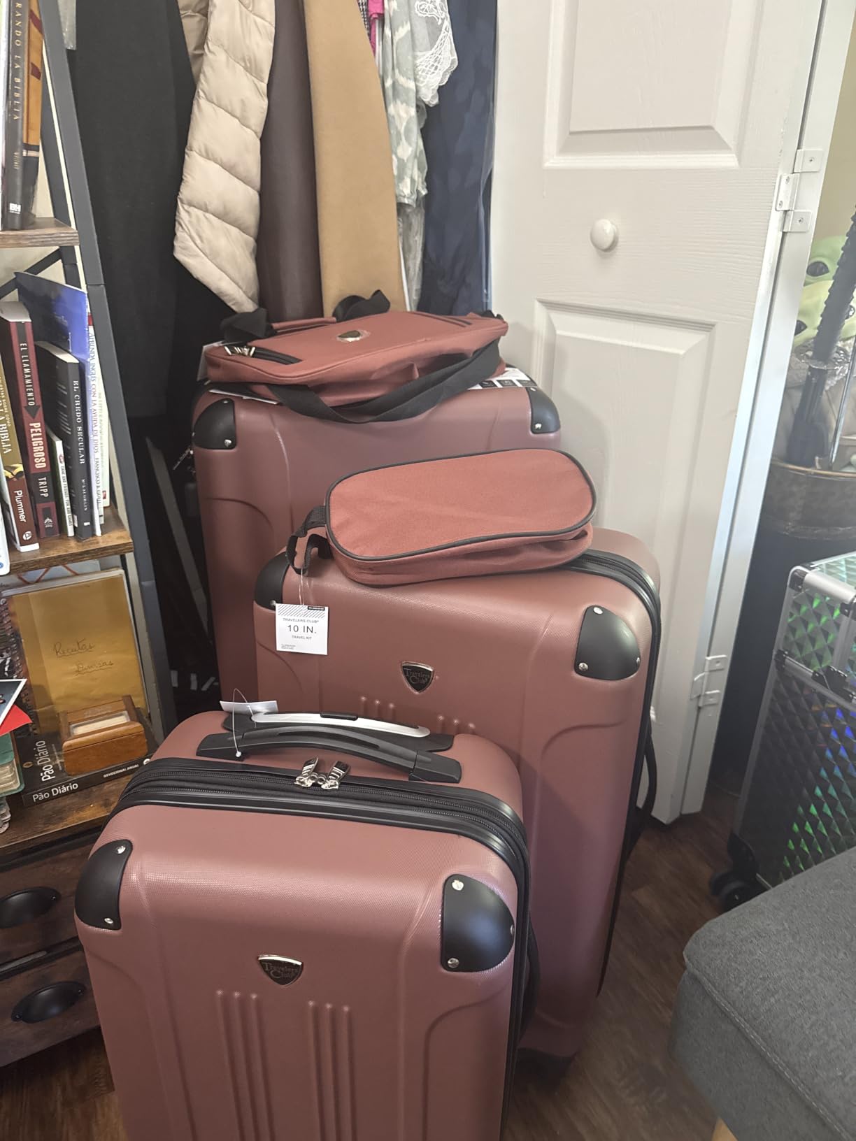 Travelers Club Chicago Hardside Expandable Spinner Luggage, Black, 3 Piece Set customer photo 2