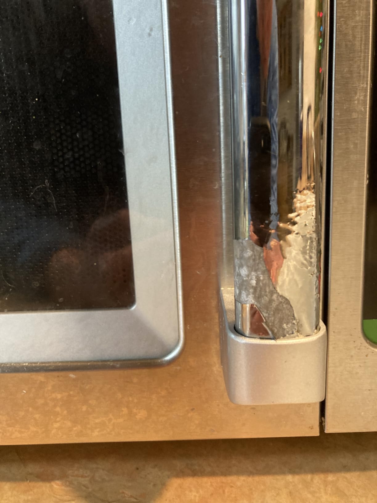 Winco Commercial-Grade Microwave with Touch Controls, 1,000 W, 0.9 Cubic Feet customer photo 1