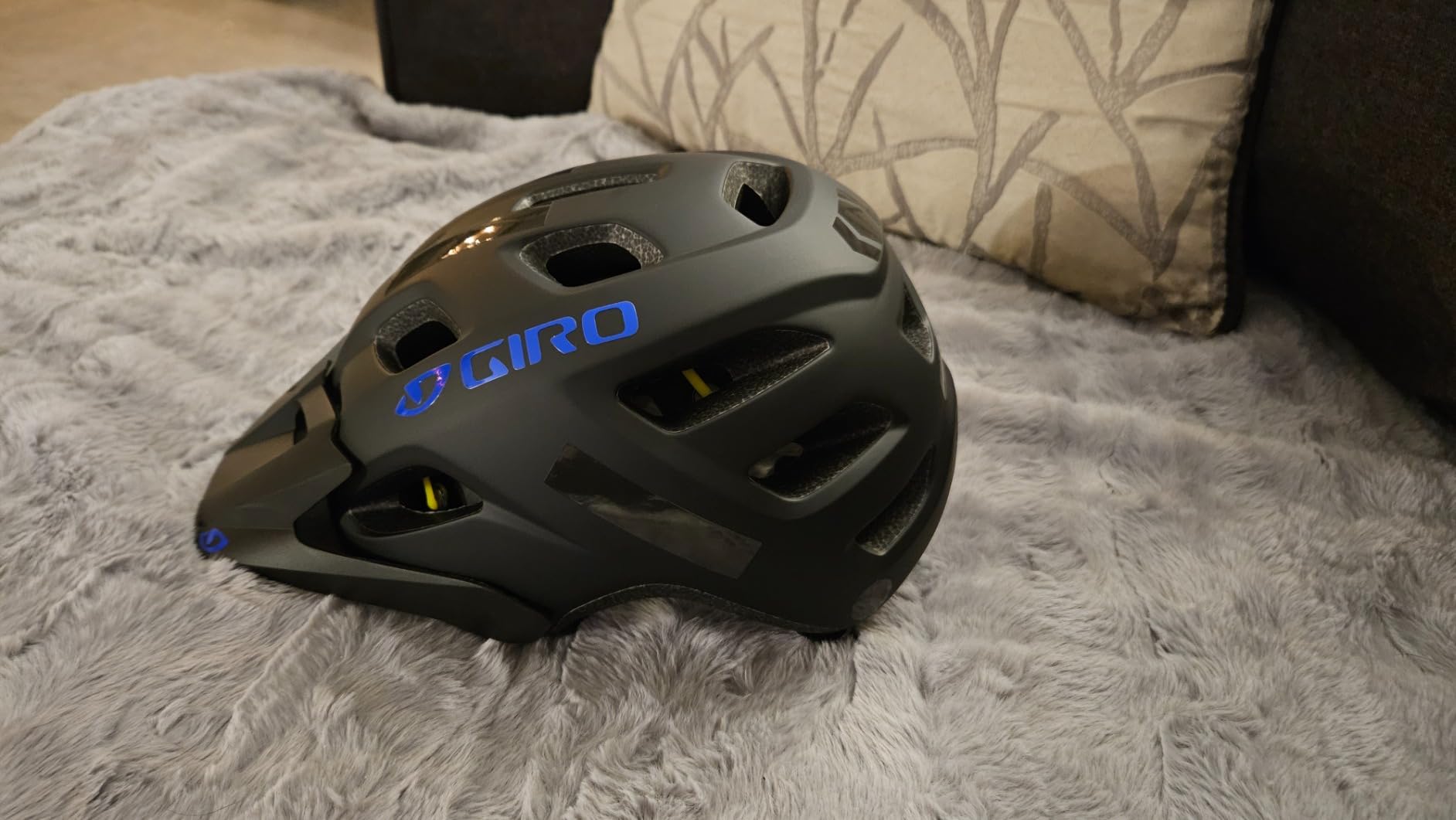 Giro Verce MIPS Bike Helmet - Women's Matte Black/Electric Purple customer photo 1