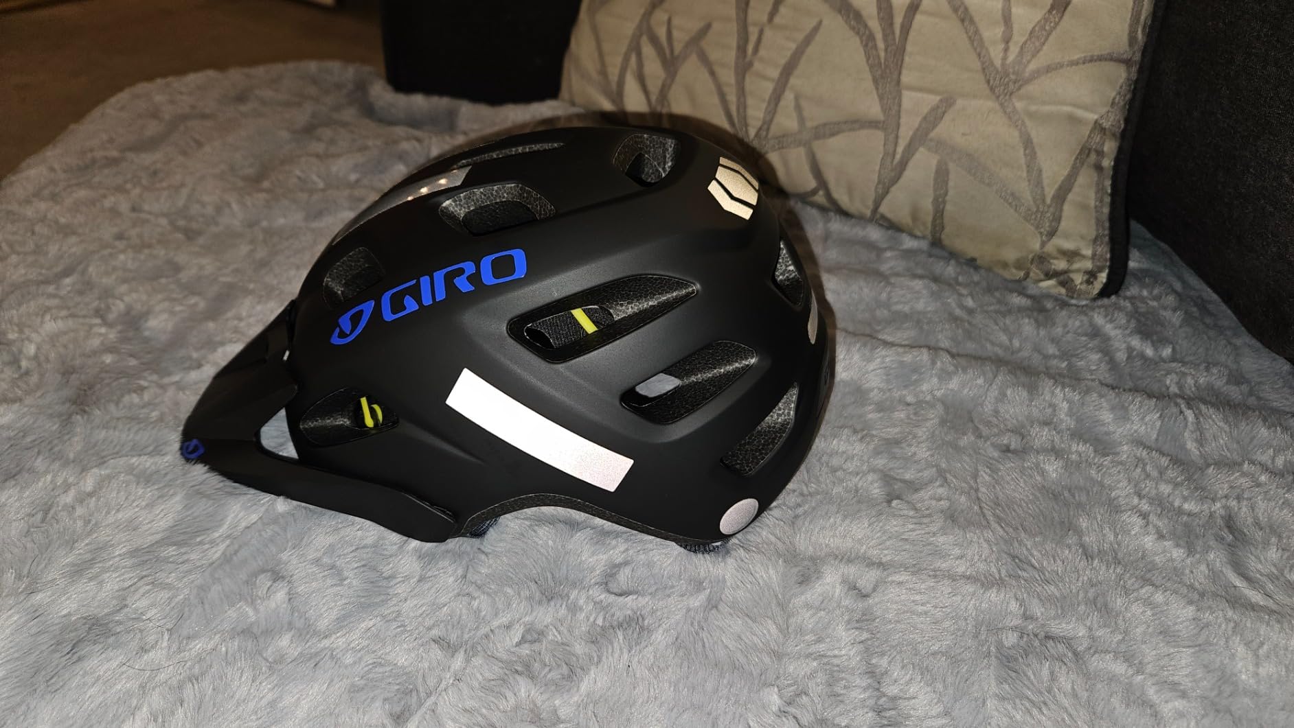 Giro Verce MIPS Bike Helmet - Women's Matte Black/Electric Purple customer photo 2