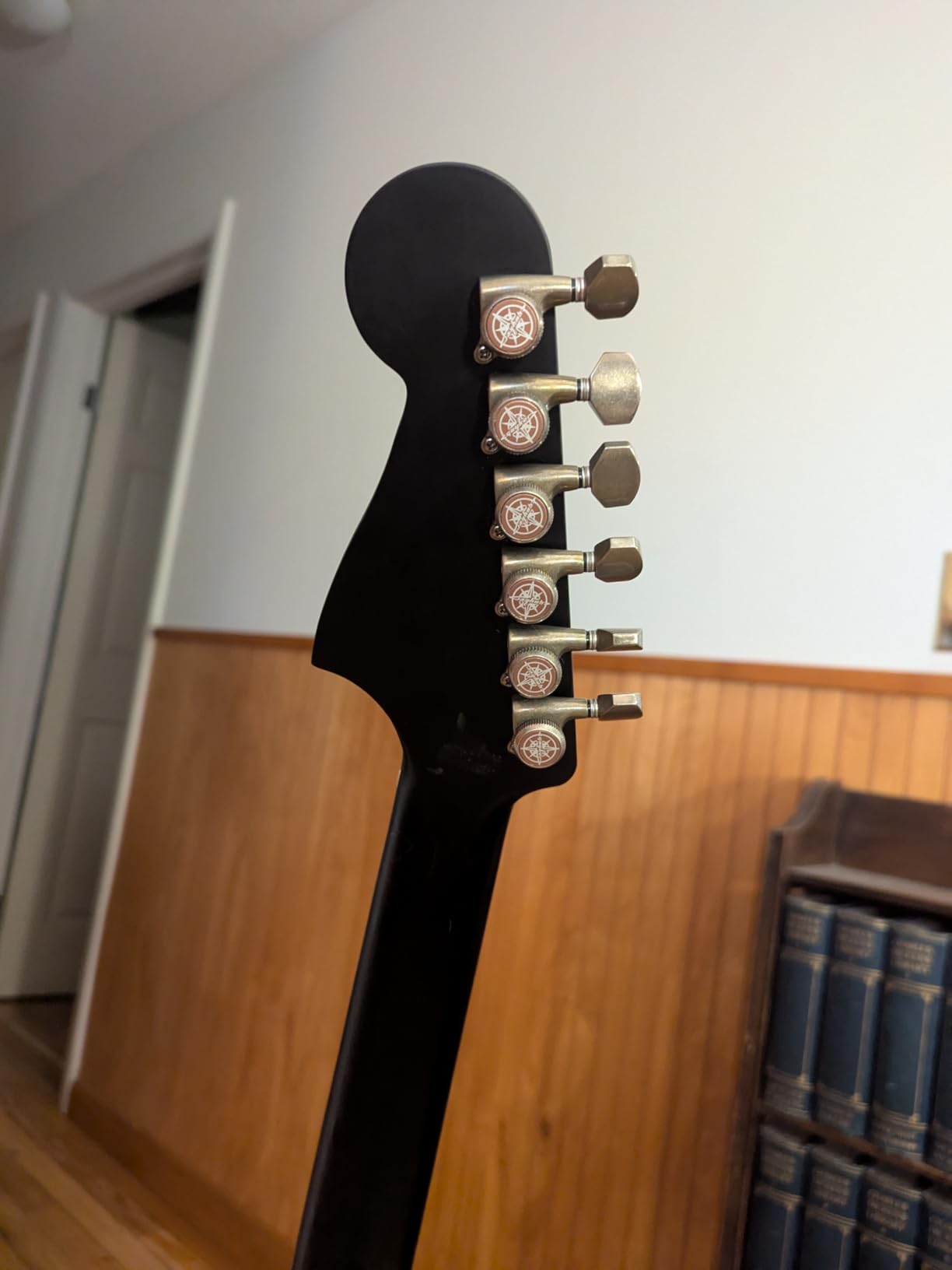 Fender California Debut Redondo Series Acoustic Guitar, Beginner Guitar, 2-Year Warranty, 2-Tone Sunburst customer photo 1