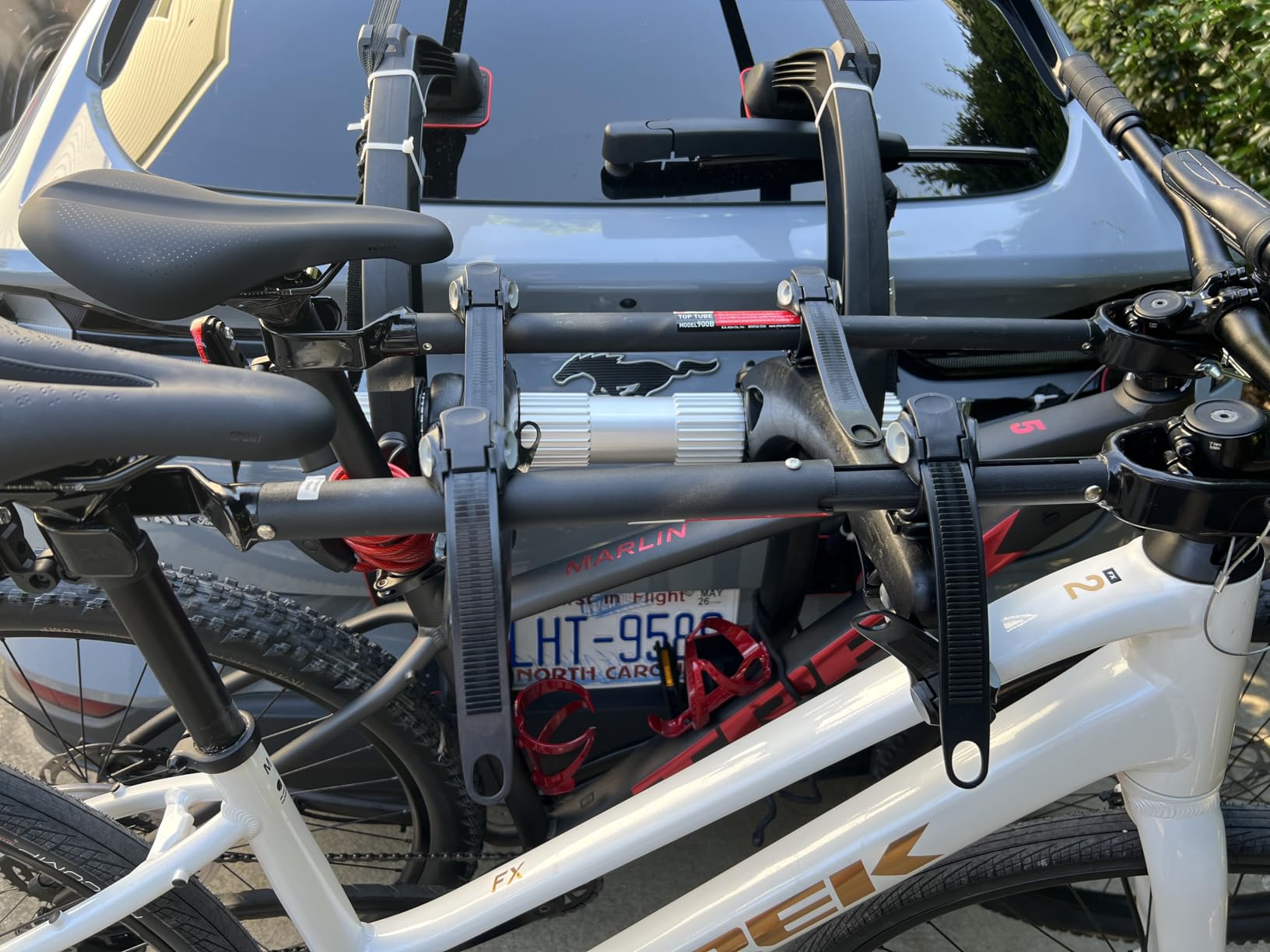 Saris Bones EX 2-Bike Trunk Rack Bicycle Carrier, Durable, Rust-Free, Anti-Sway Straps, Made in USA, Arc-Based Design, 100% Recyclable Materials customer photo 2