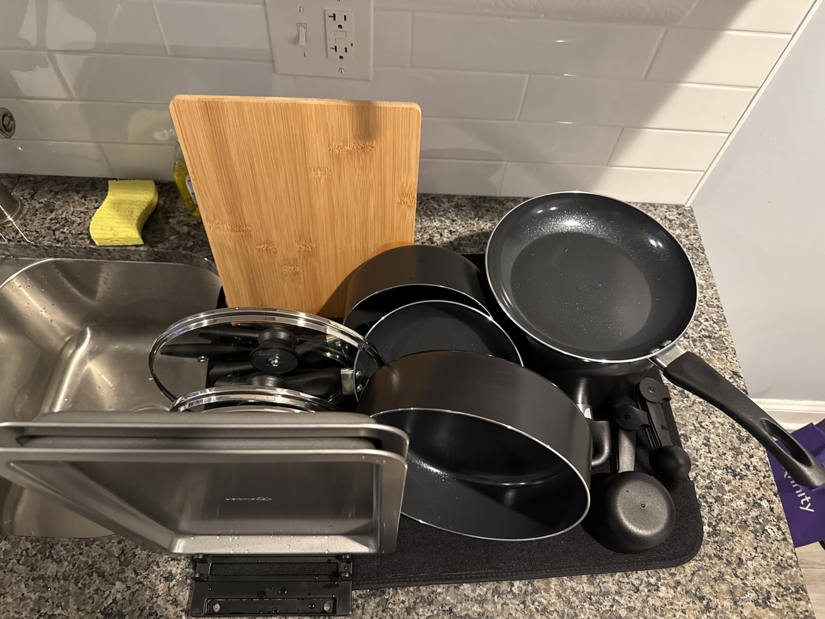Ecolution Easy Clean Ceramic Nonstick Cookware Set, Dishwasher Safe Kitchen Pots and Pans Set, Comfort Grip Handle, Even Heating, and Ultimate Food Release, 26-Piece, Black customer photo 1