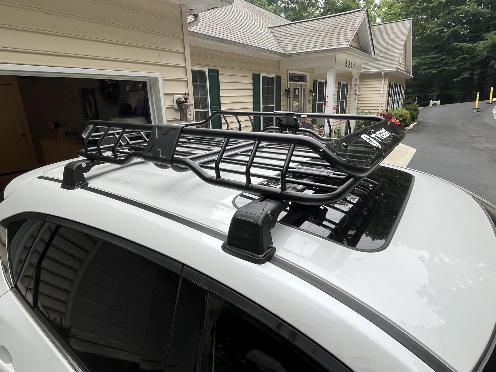 Tyger Auto TG-RK1B942B Heavy Duty Roof Mounted Cargo Basket Rack | L57.5 x W42 x H6 | Roof Top Luggage Carrier | with Wind Fairing, Black customer photo 2