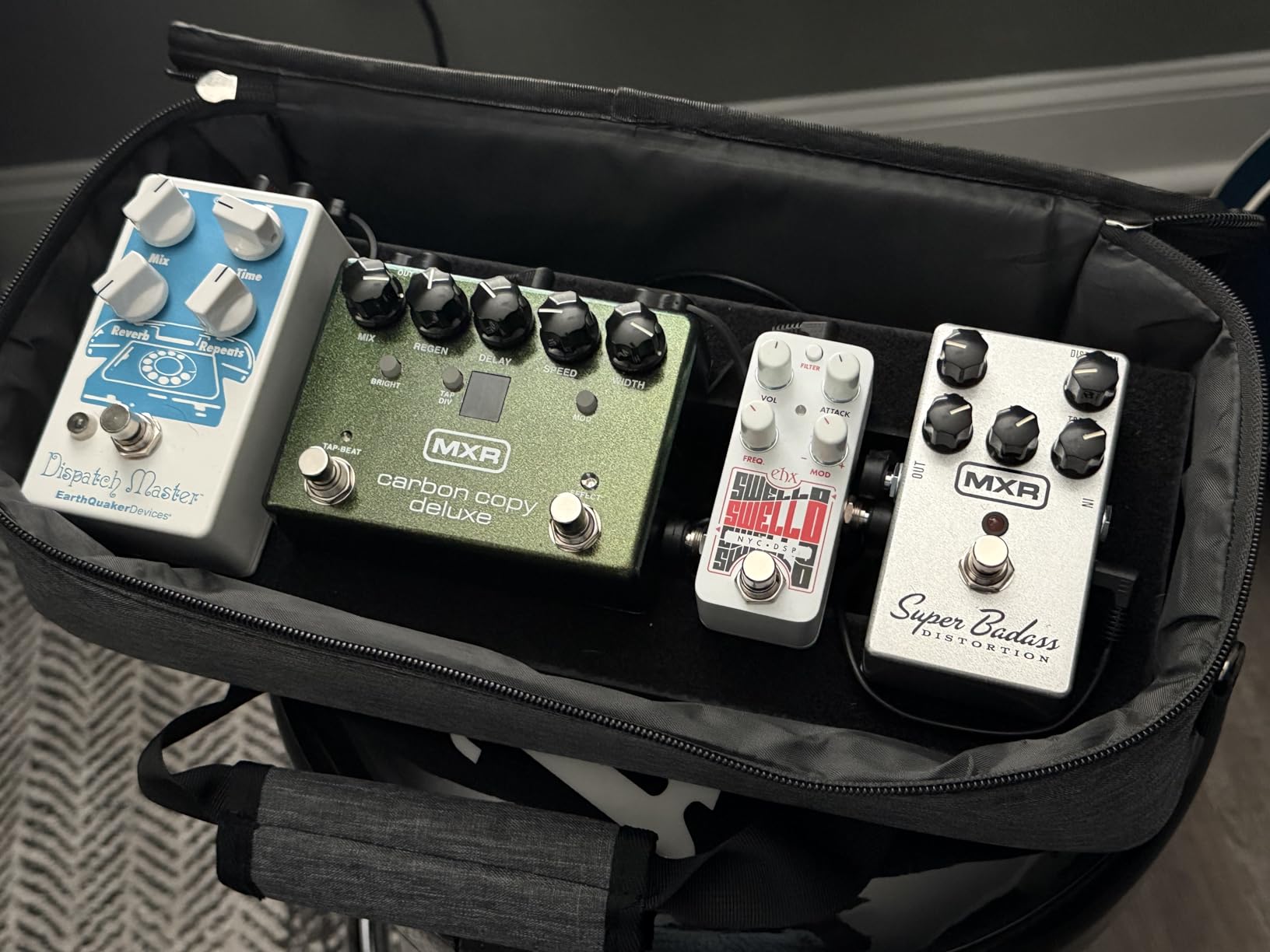 Ghost Fire Large Guitar Pedal Board Aluminum Alloy Super light Effect Pedalboard with Carry Bag, SPL-06 (24.4''x15.7'') customer photo 2
