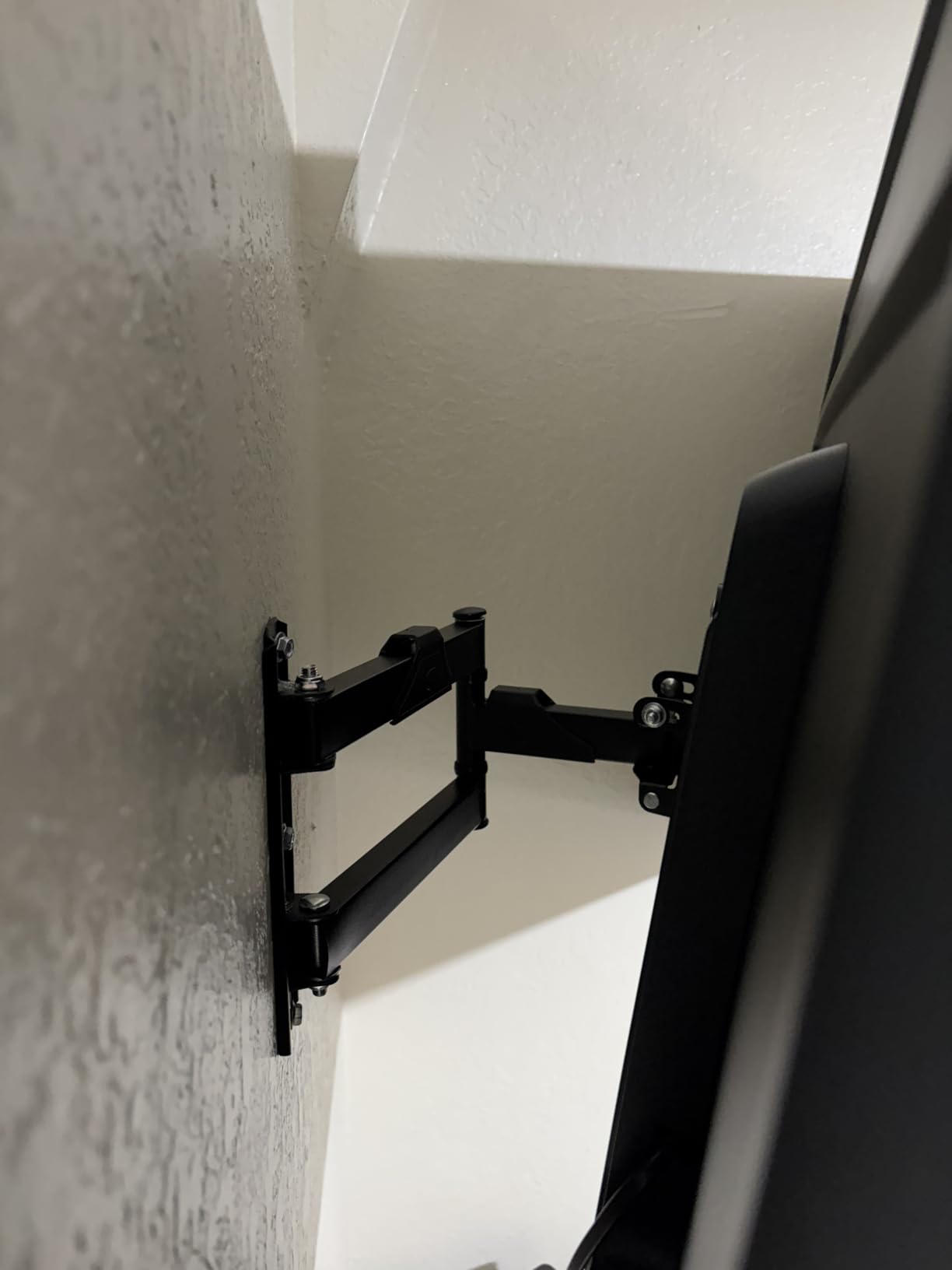 ELIVED TV Wall Mount for Most 26-60 Inch TVs, Wall Mount Bracket Max VESA 400x400mm, Swivel and Tilt Full Motion TV Mount with Single Stud Perfect Center Design, Corner Mount Holds up to 77 lbs. customer photo 2