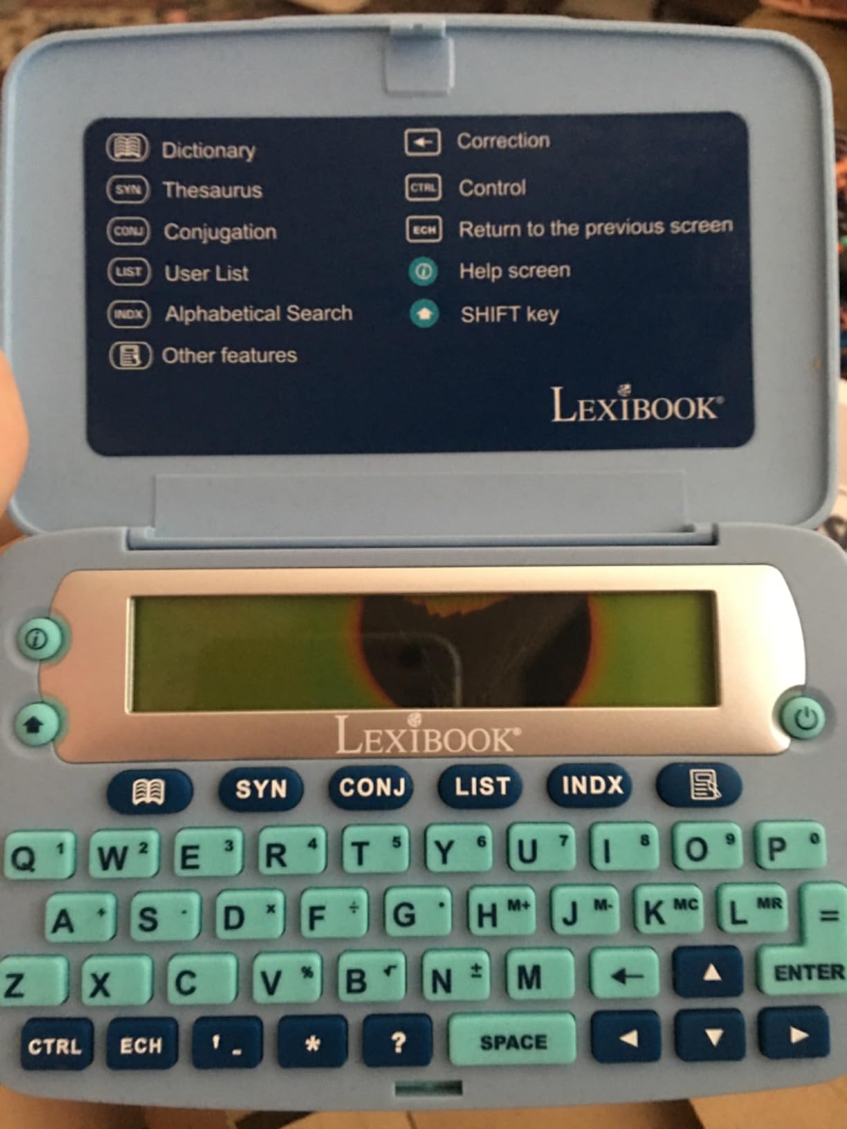 LEXiBOOK D650EN The English Dictionary, Definitions, Thesaurus, Grammar, Phonetic Spellchecker, with Battery, Blue/Grey customer photo 1