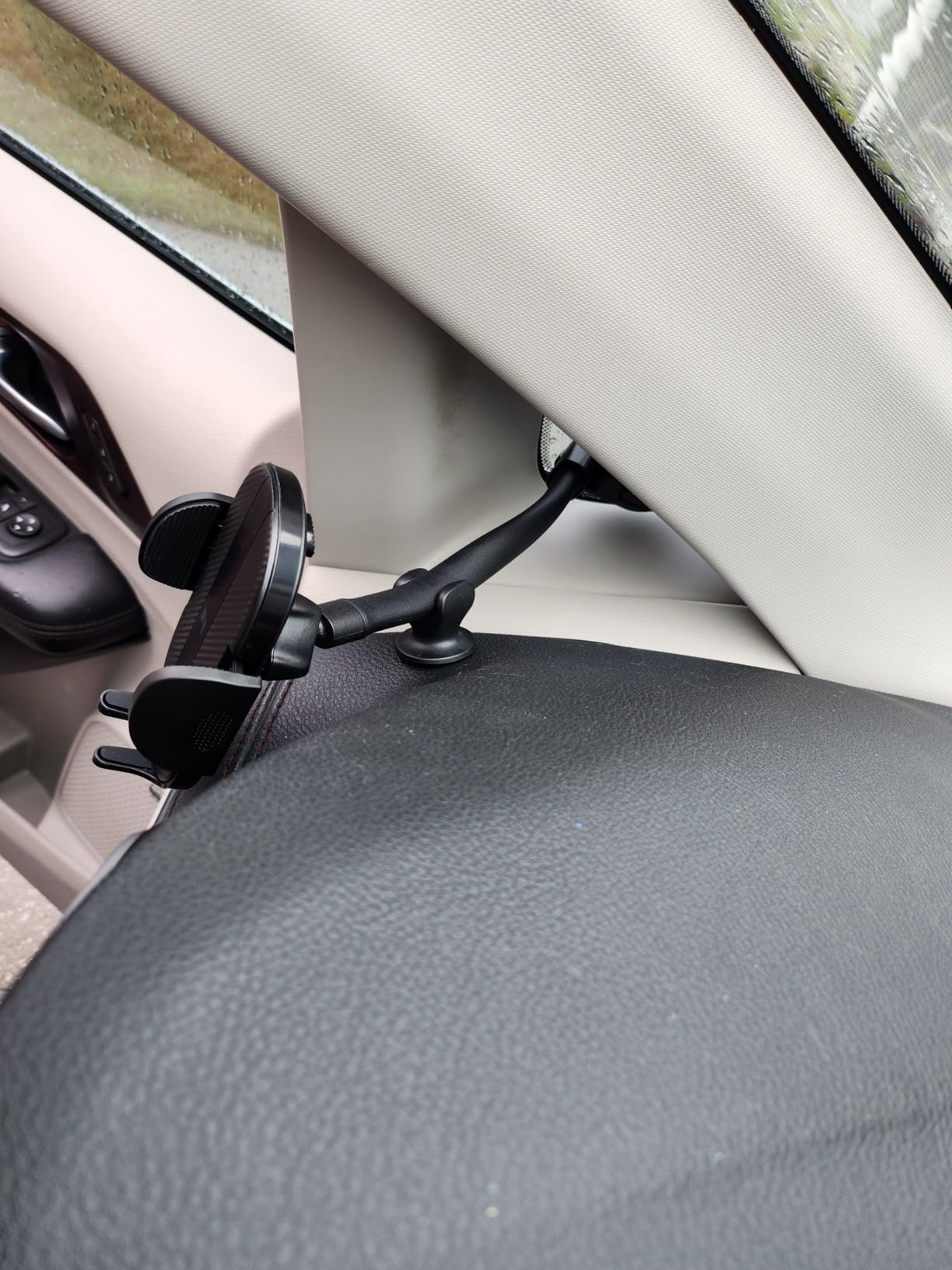 APPS2Car Gooseneck Car Phone Holder Heavy Duty Dashboard Windshield Phone Mount, Flexible Long Arm, Anti-Shake Stabilizer, Solid Suction Cup Phone Mount for All Cell Phones - Carbon Fiber Pattern customer photo 1