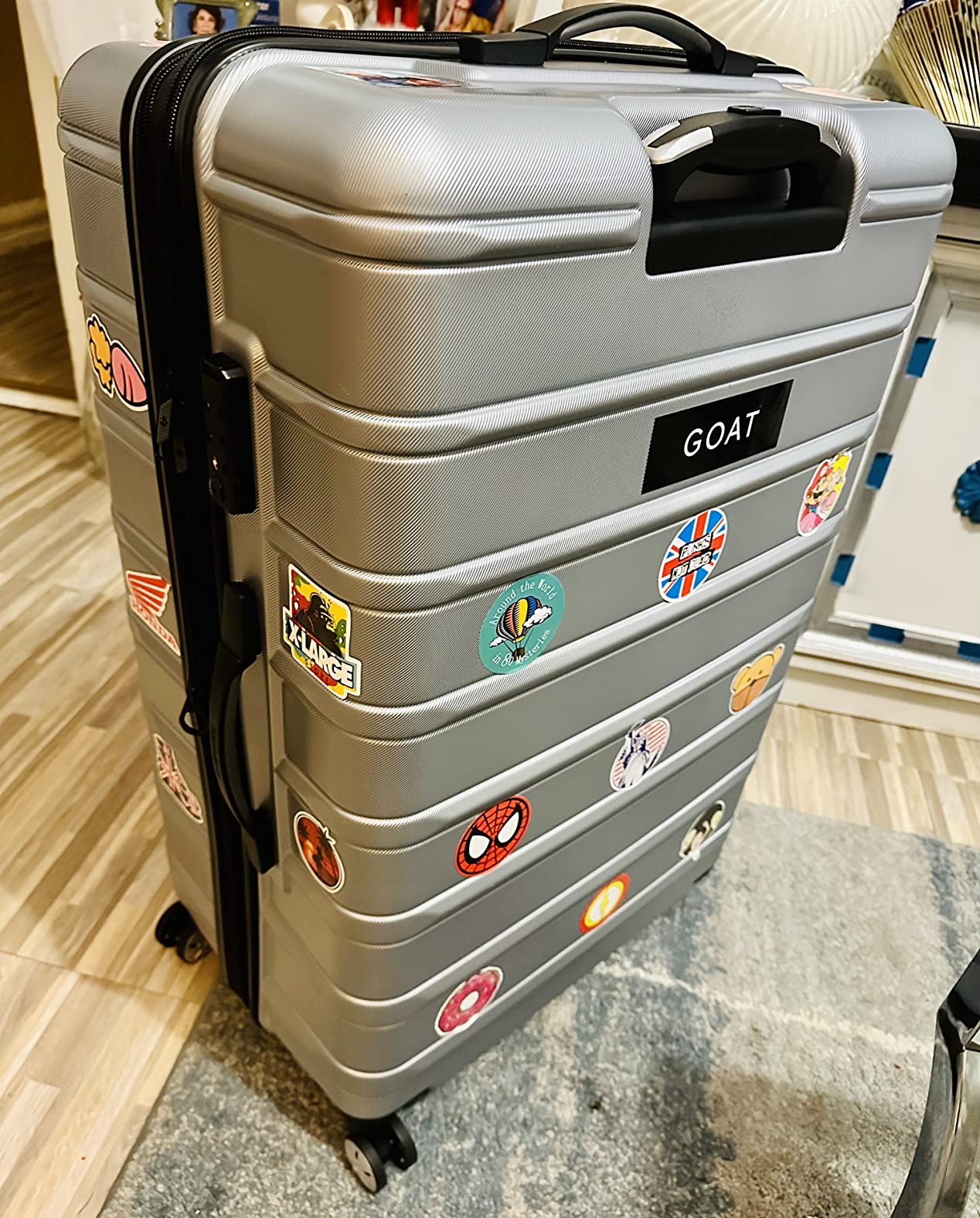 Samsonite Omni 2 28-Inch Large Checked Hardside Luggage with 360 Spinner Wheels - Scratch Resistant Hardshell - TSA Lock - Expandable Polycarbonate Shell for Lightweight Travel - Artic Silver customer photo 1