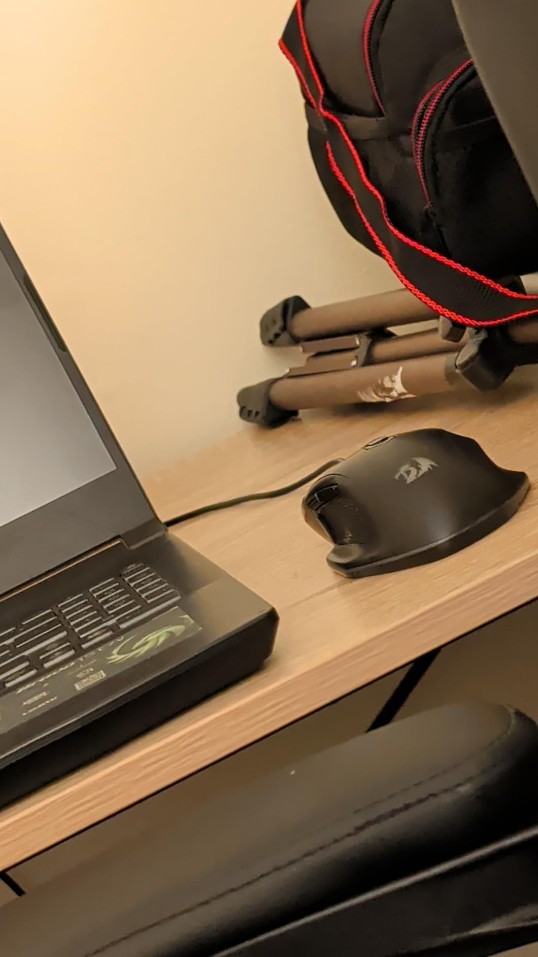 Redragon M602 Griffin RGB Gaming Mouse, Tri-Mode 2.4G/USB-C/Bluetooth Mouse Gaming, RGB Spectrum Backlit Ergonomic Mouse with 7 Programmable Backlight Modes up to 8000 DPI customer photo 1