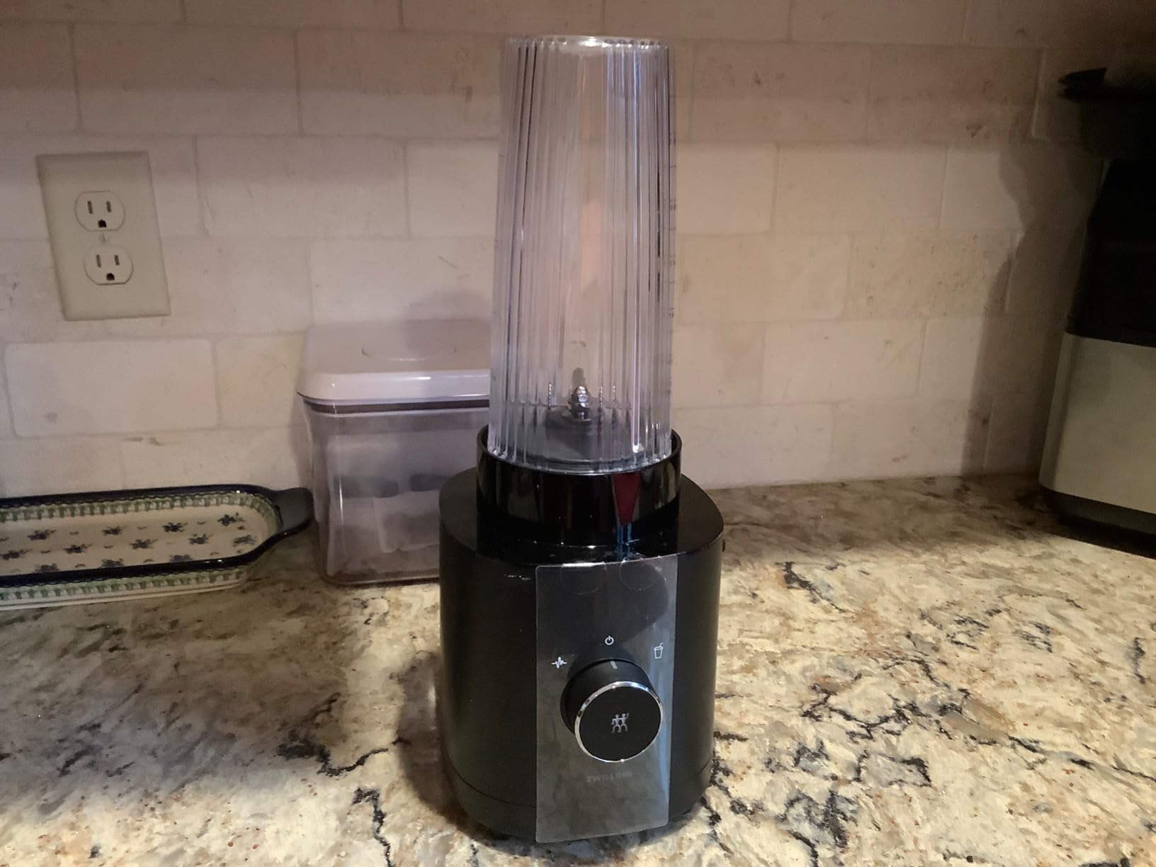 ZWILLING Enfinigy 20-oz. Personal Blender, Smoothie Blender, Black customer photo 1
