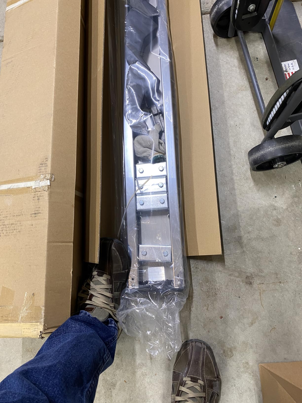 COMNOVA 6 Inches Running Boards& Steps Step Bars Compatible with 2019-2026 Chevy Silverado 1500, 2020-2026 Silverado/Sierra 2500HD 3500HD Crew Cab, A Pair Running Boards for Silverado Crew cab. customer photo 2