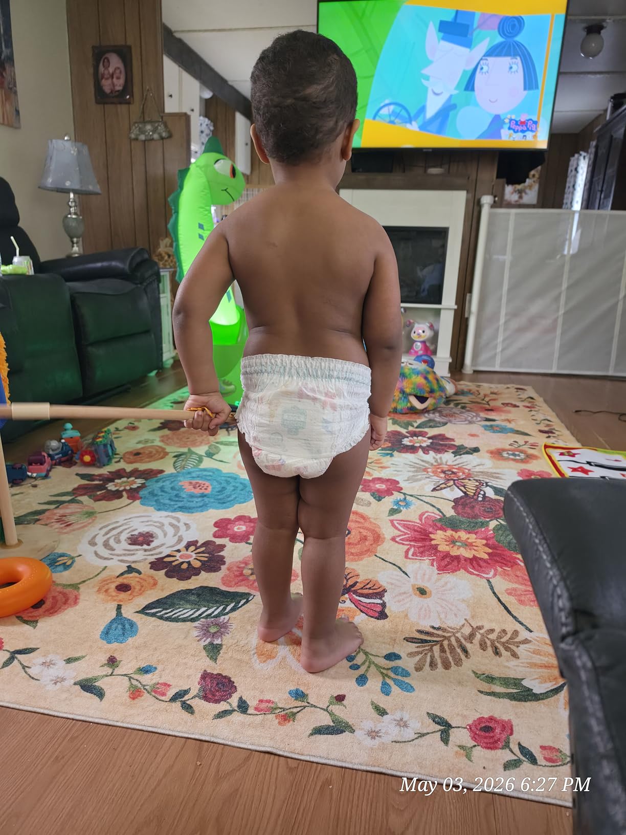 Pampers Diapers - Cruisers 360 - Size 5, 128 Count, Babyproof up to 100% Leakproof Pull-On Diaper customer photo 1