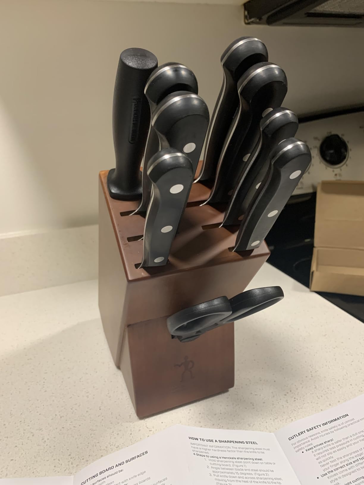 HENCKELS Solution Razor-Sharp 7-pc Knife Set, Chef Knife, Bread Knife, German Engineered Informed by 100+ Years of Mastery customer photo 1
