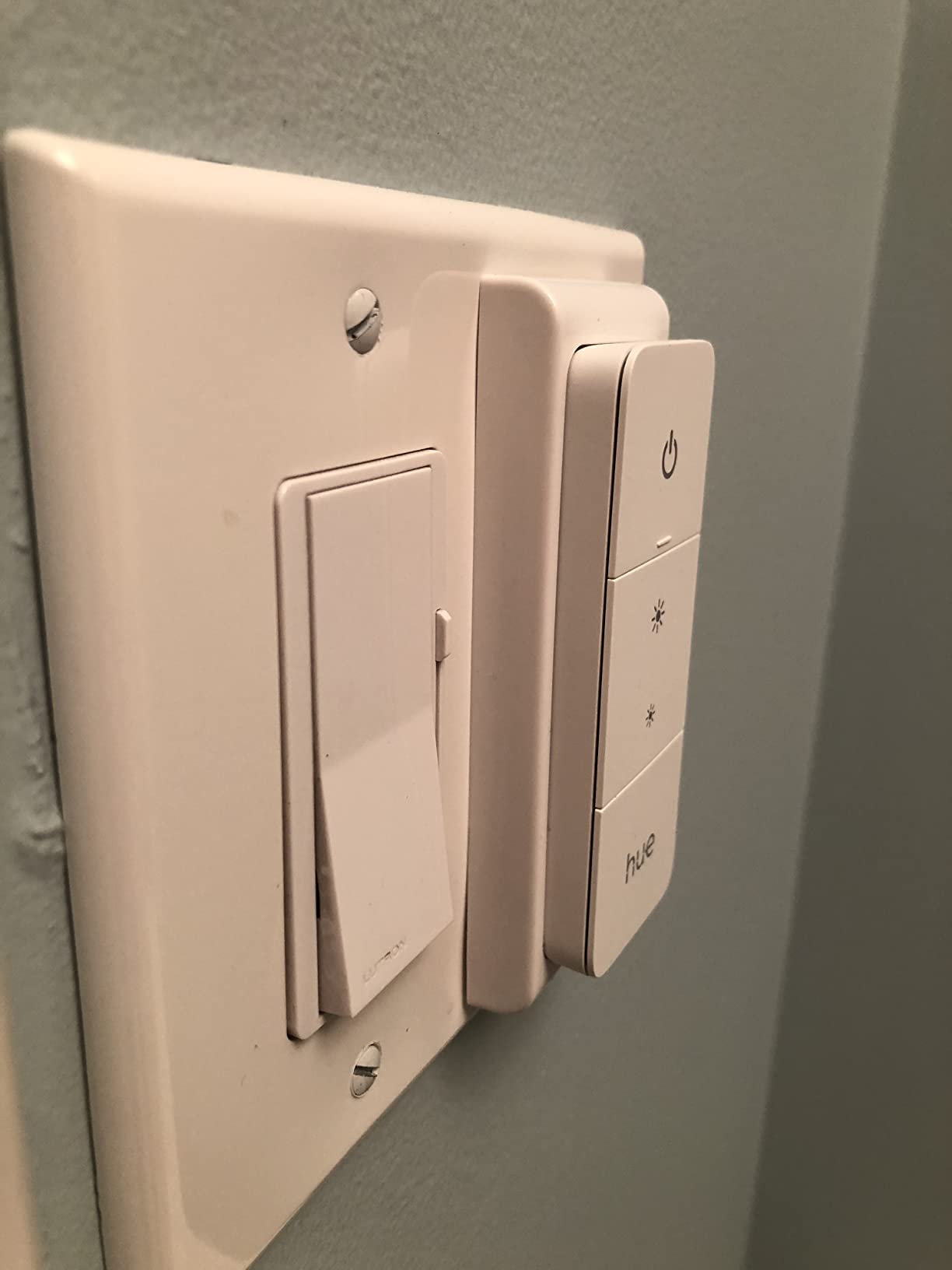 PHILIPS Hue Smart Dimmer Switch Remote, White, 1 Pack, Turns Hue Lights On, Off, Dims or Brightens, Smart Home Control, Requires Bridge, Easy, No-Wire Installation customer photo 2