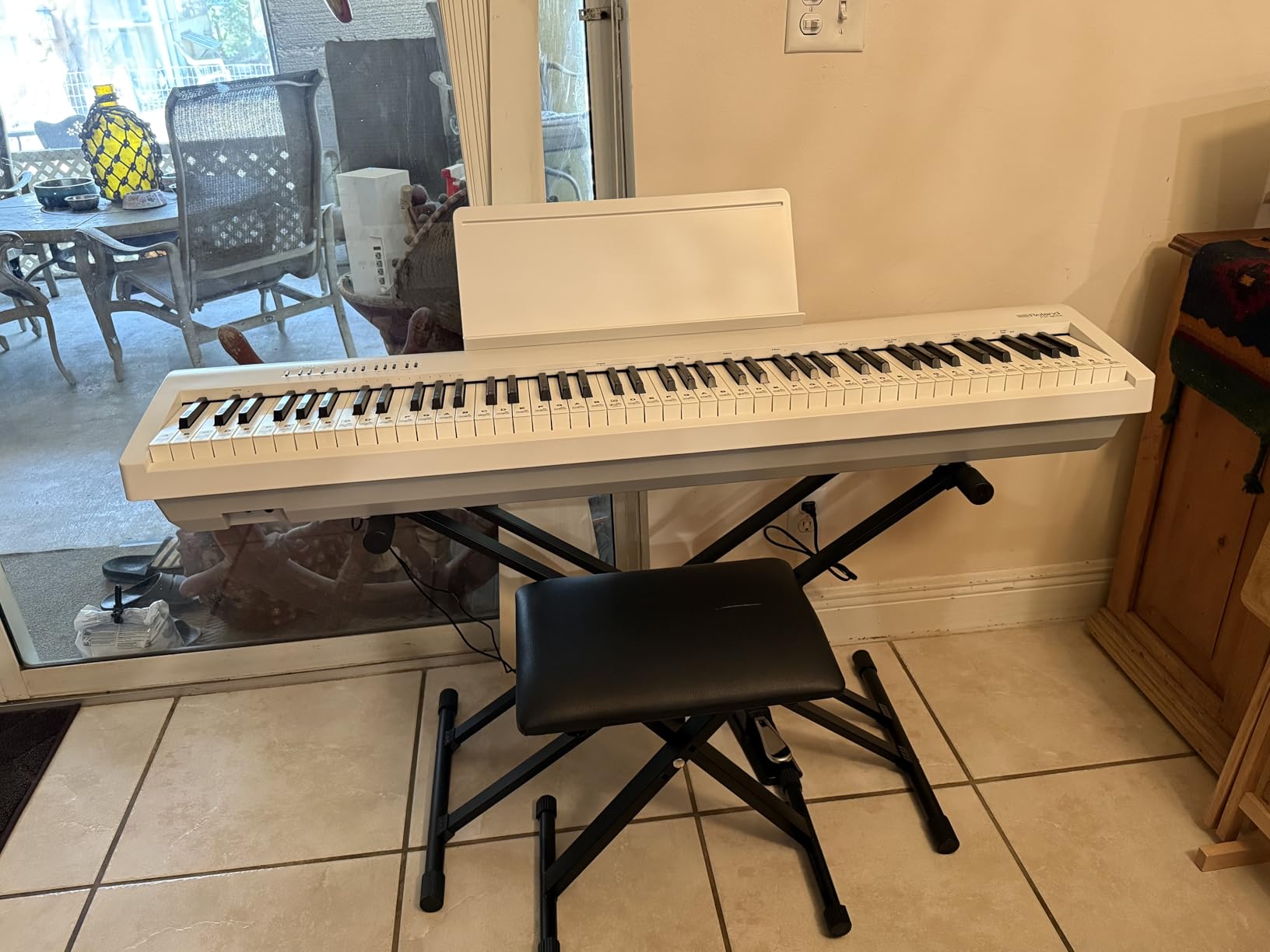 Roland FP-30X 88-Key Digital Piano - Black Bundle with Adjustable Stand, Bench, Sustain Pedal, Online Piano Lessons, Instructional DVD, and Austin Bazaar Polishing Cloth customer photo 2