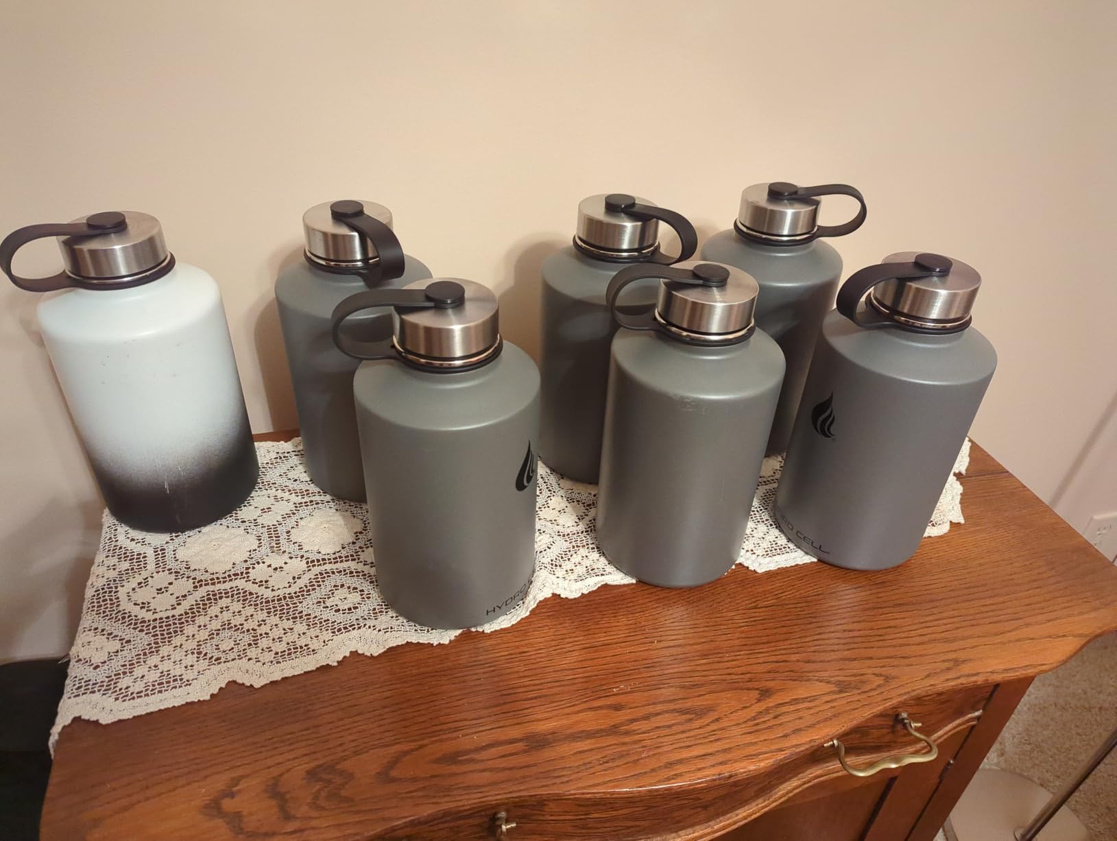 HYDRO CELL Stainless Steel Insulated Water Bottle with Straw - For Cold & Hot Drinks - Metal Vacuum Flask with Screw Cap and Modern Leakproof Sport Thermos for Adults (Graphite/Black 24oz) customer photo 2