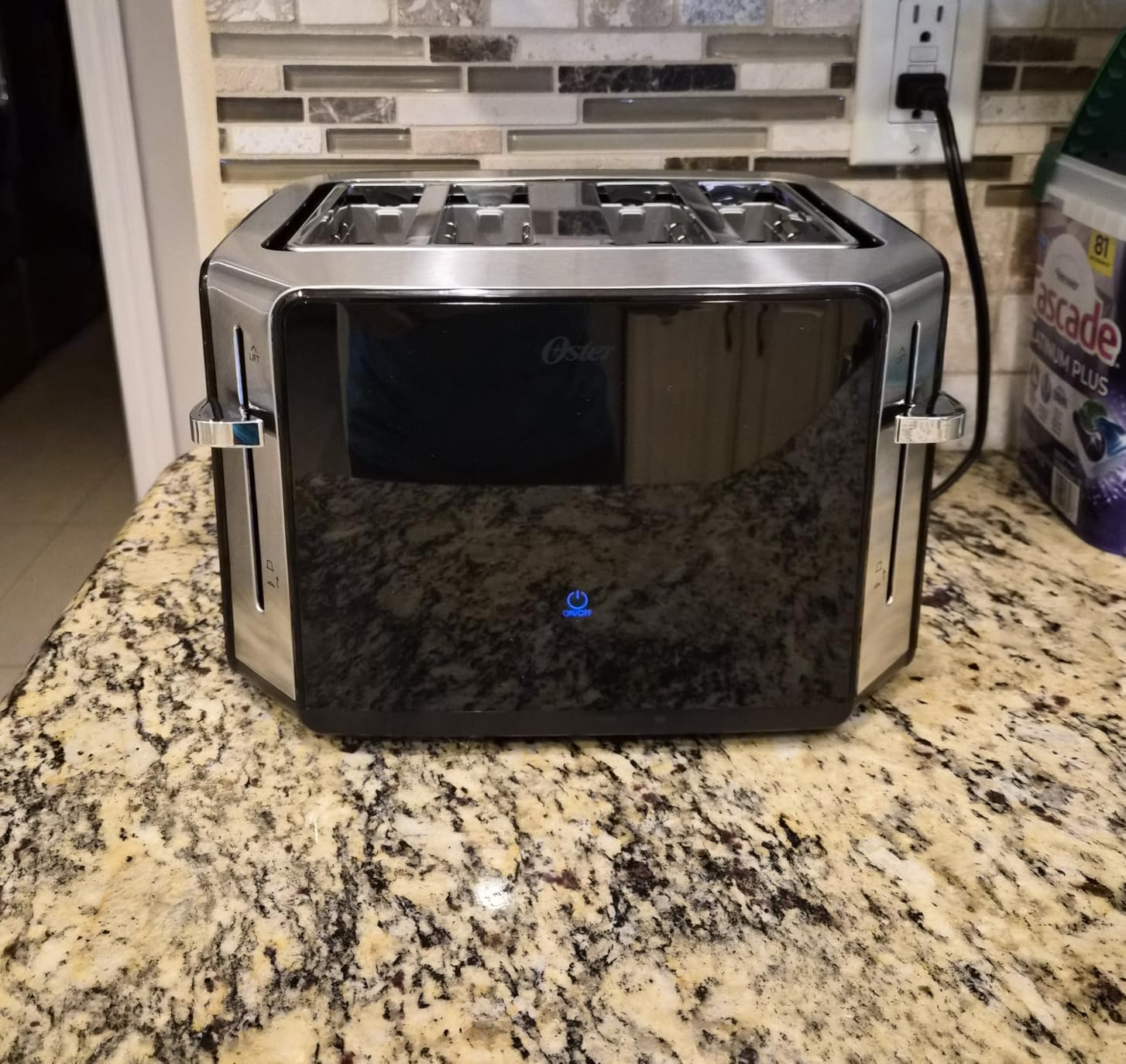 Oster 4-Slice Toaster Touch Screen Stainless Steel Digital Timer 6 Shade Settings Easy to Clean Removable Crumb Tray customer photo 2