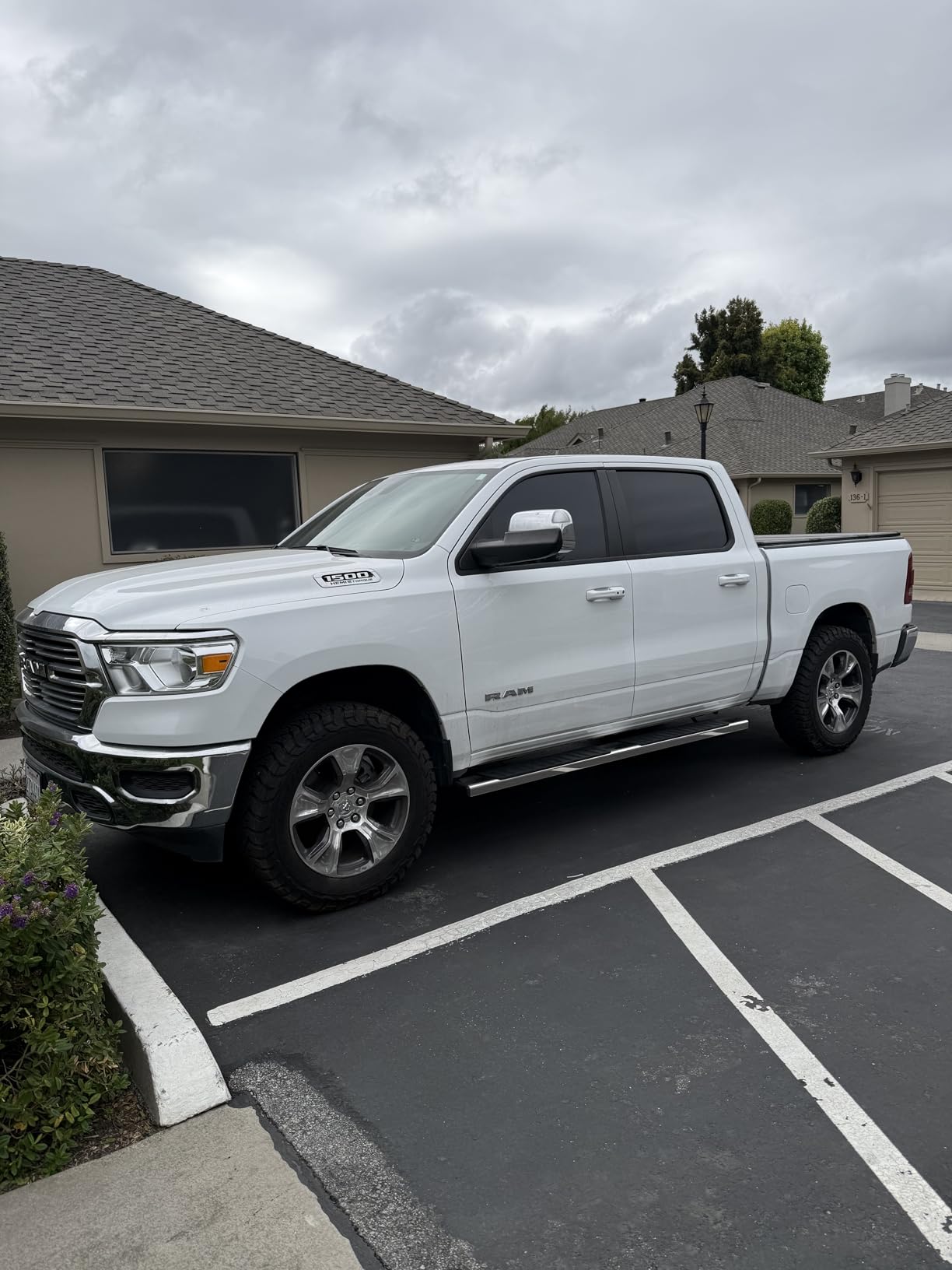 COMNOVA 6 Inches Running Boards Compatible with 2009-2018 Dodge Ram 1500 Crew Cab(Including 2019-2024 Classic), 2010-2026 Ram 2500 3500, Carbon Steel Side Steps. customer photo 1