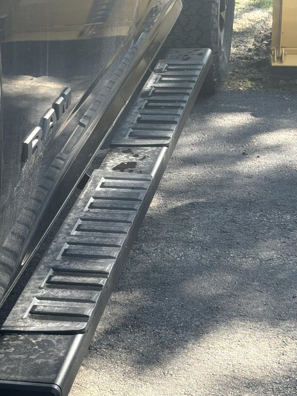 COMNOVA 6 Inches Running Boards Compatible with 2009-2018 Dodge Ram 1500 Crew Cab(Including 2019-2024 Classic), 2010-2026 Ram 2500 3500, Carbon Steel Side Steps. customer photo 2