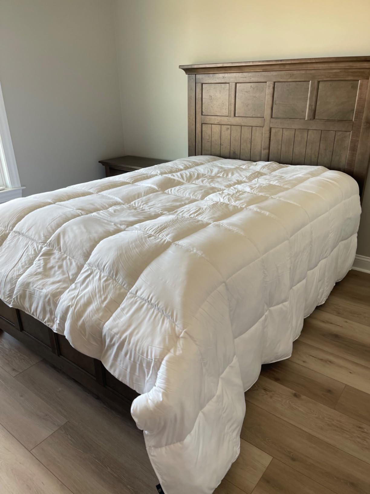 Serta Down Illusion All Season Hypoallergenic Down Alternative Comforter with Corner Loops, King/Cal King, White customer photo 2