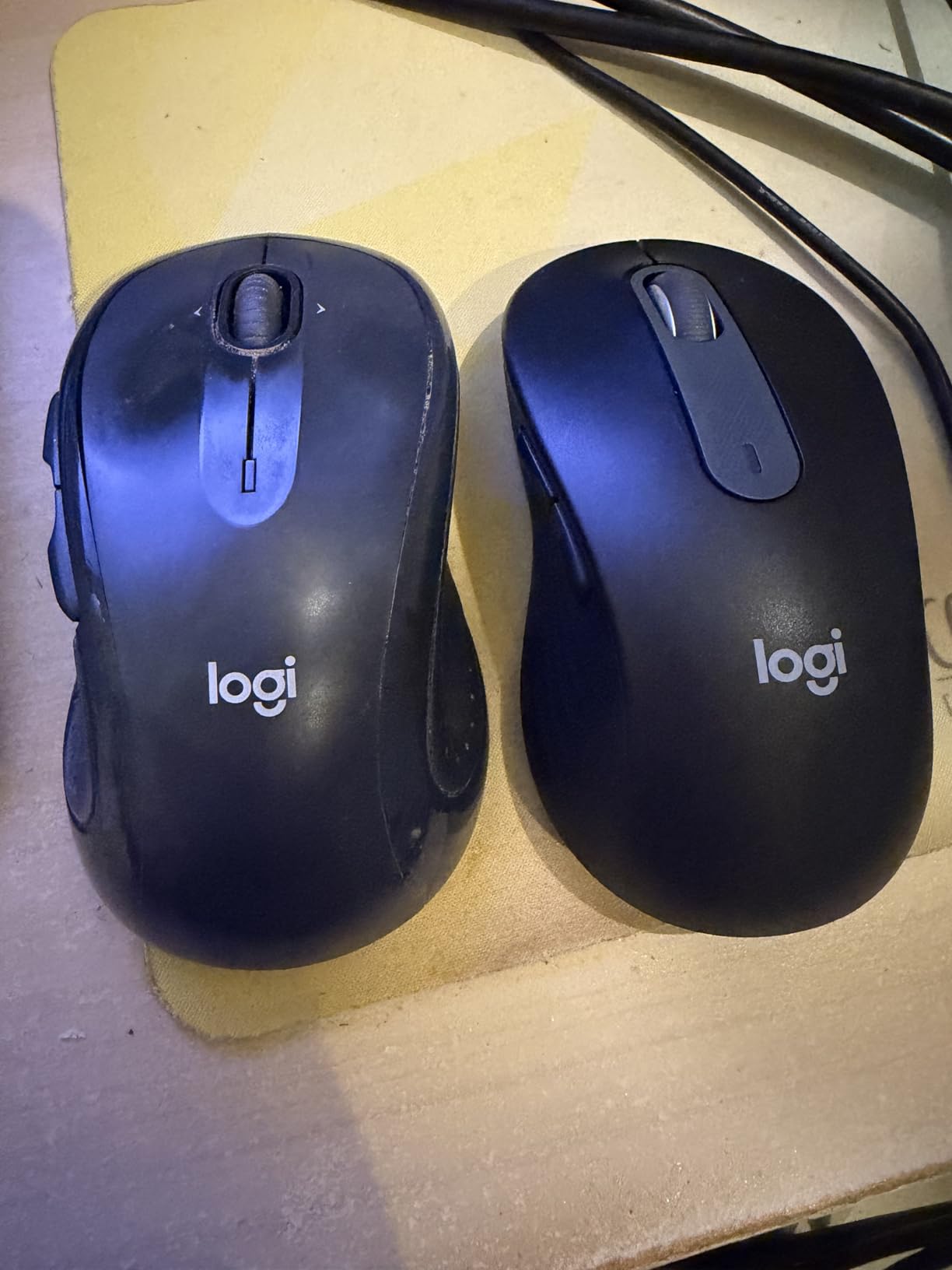 Logitech Signature M650 Wireless Mouse - for Small to Medium Sized Hands, 2-Year Battery, Silent Clicks, Customizable Side Buttons, Bluetooth, for PC/Mac/Multi-Device/Chromebook - Black customer photo 1