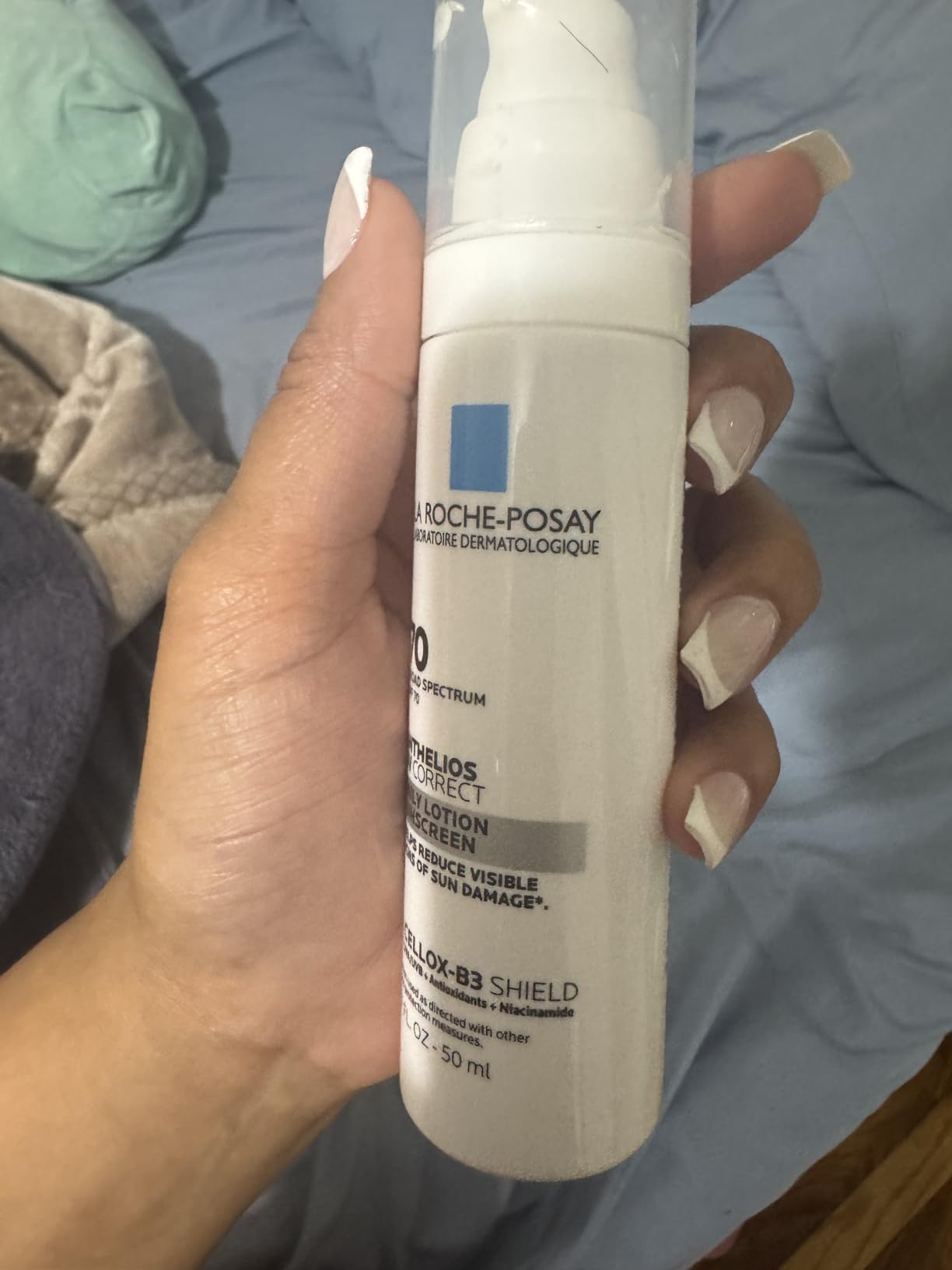 La Roche-Posay Anthelios UV Correct Sunscreen Moisturizer SPF 70, Daily Anti-Aging Face Moisturizer with Niacinamide to Even Skin Tone & Fine Lines, Sun Protection for Sensitive Skin customer photo 2